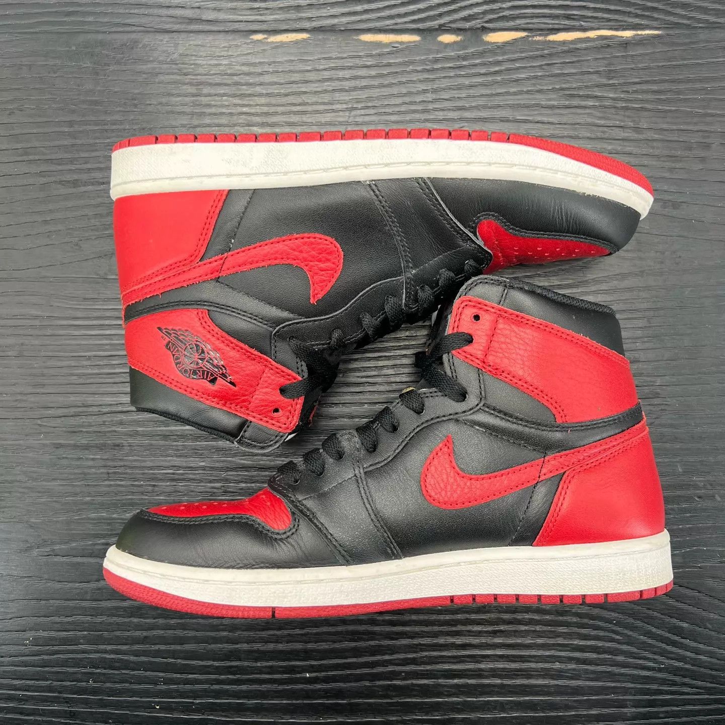 Nike AJ1 Banned 16re 41 Mint CH6943 Size US 8 / EU 41 - 3 Thumbnail