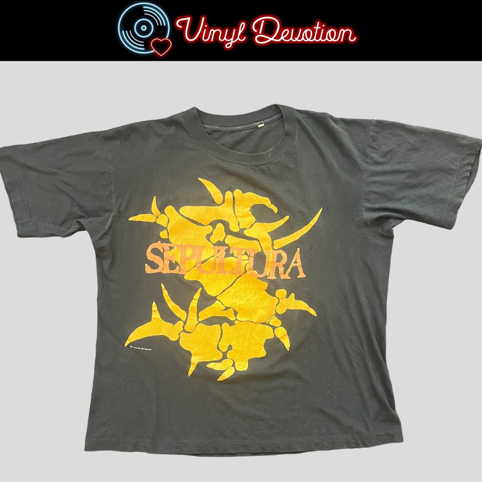image of Band Tees Sepultura Band 1991 America Under Siege Tour Vintage Size L in Black, Men's
