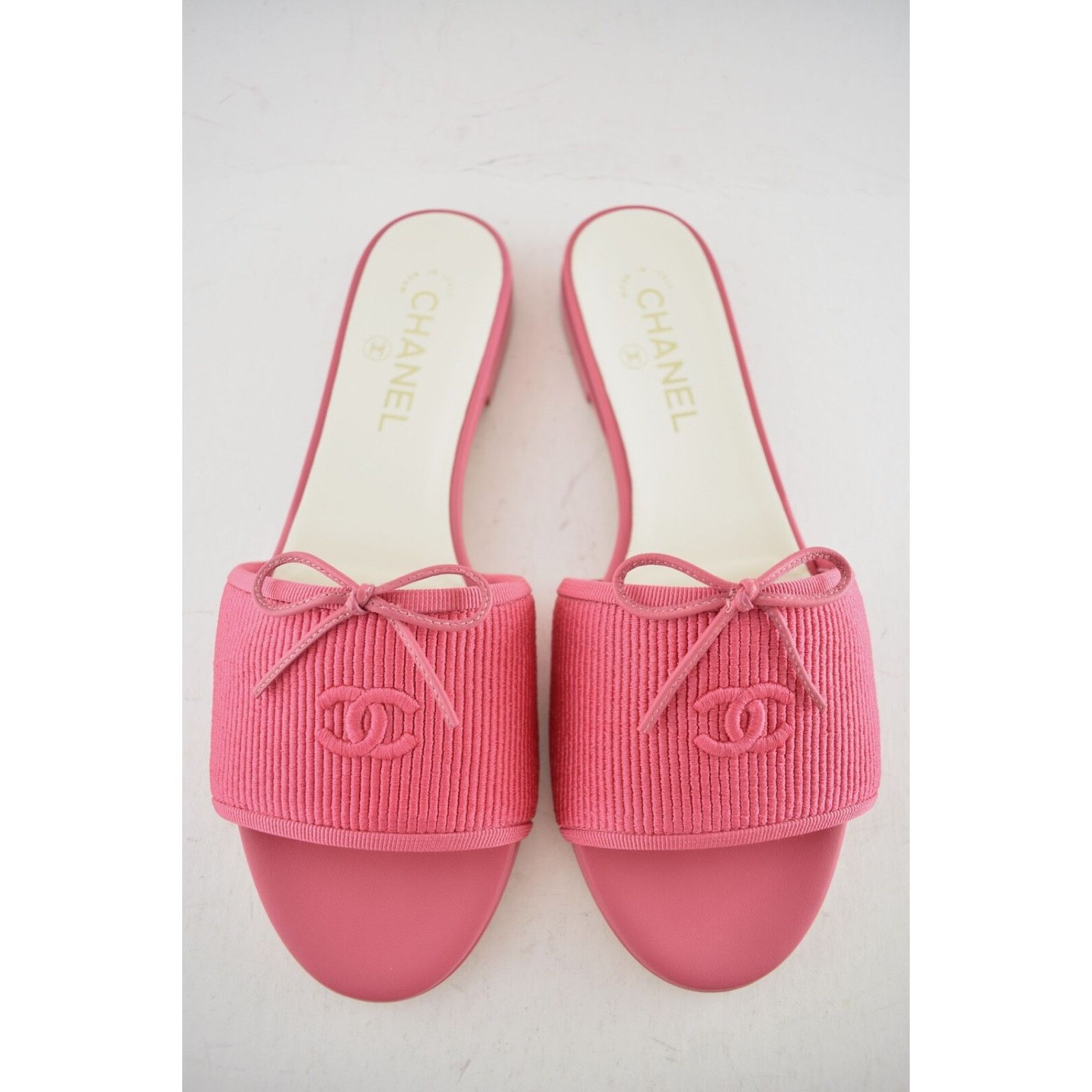Chanel Chanel 24P Dark Pink Embroidered CC Logo Bow Tie Mule Size US 9 / IT 39 - 7 Thumbnail
