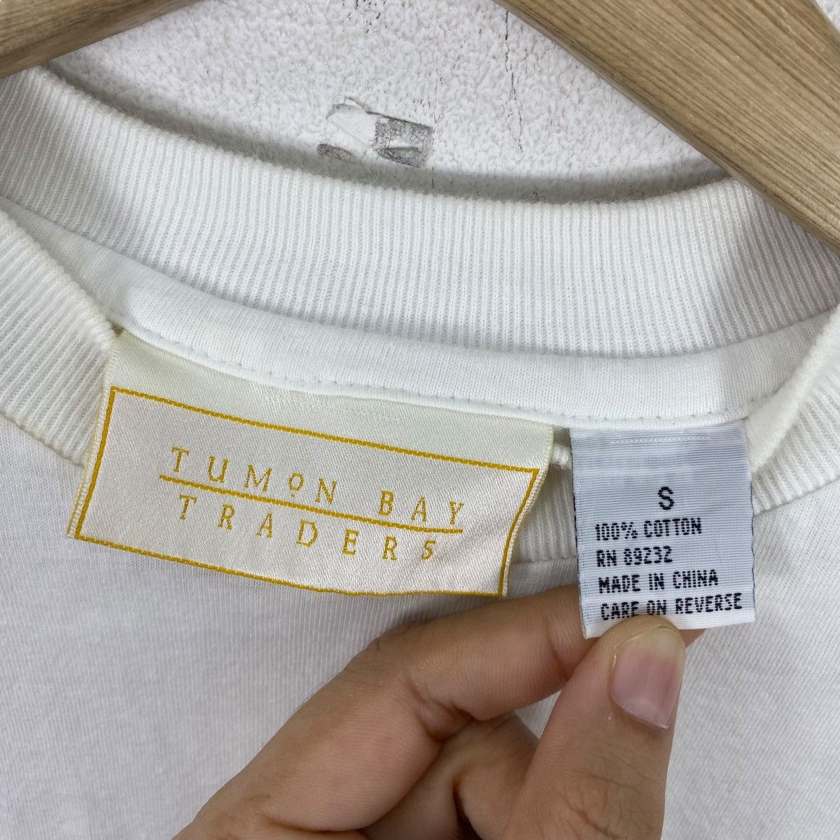 Vintage Vintage 90's GUAM Tumon Bay Traders Graphic Tee Shirt Size US S / EU 44-46 / 1 - 5 Thumbnail