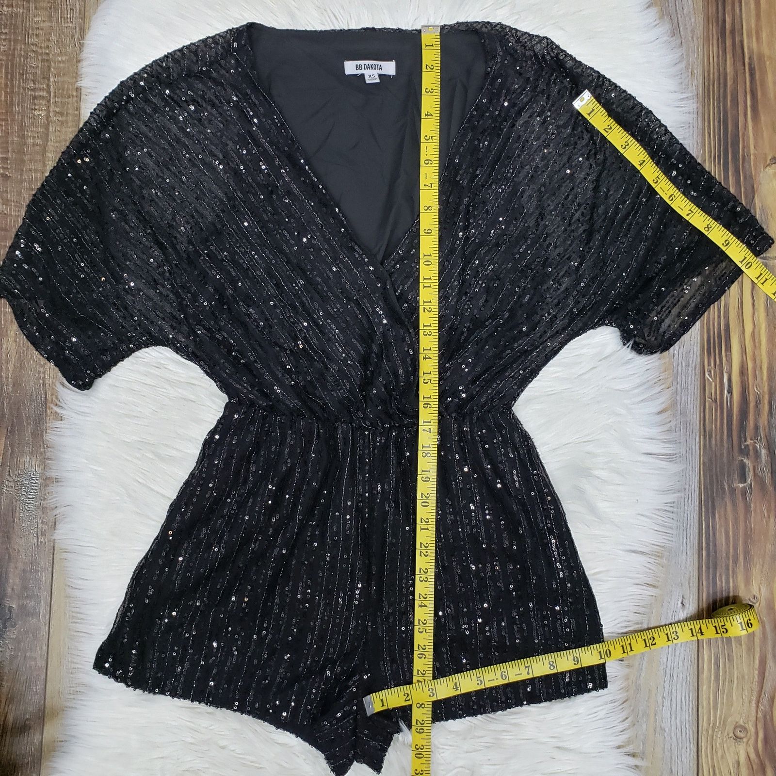 BB Dakota BB Dakota Sequin Romper Women XS V-Neck Kimono Sleeves Lined Size 26" / US 2 / IT 38 - 12 Thumbnail