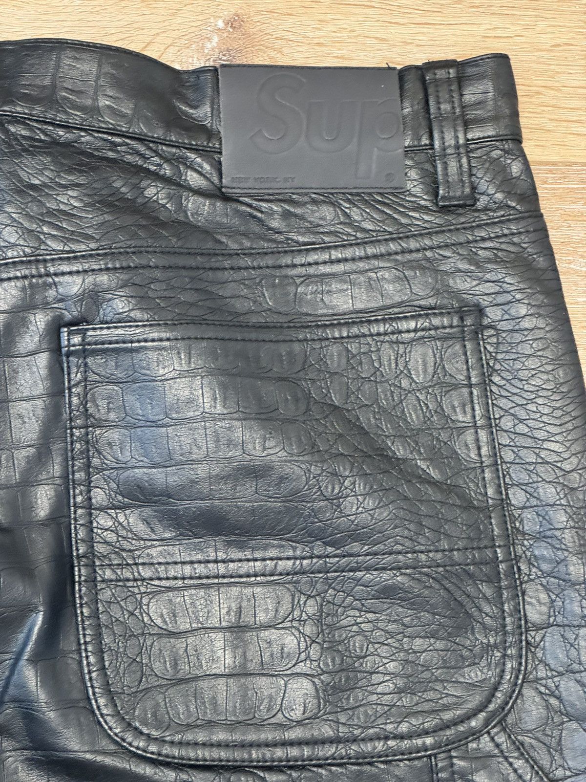 Supreme Supreme Crocodile Leather Carpenter Pant Size US 34 / EU 50 - 8 Thumbnail