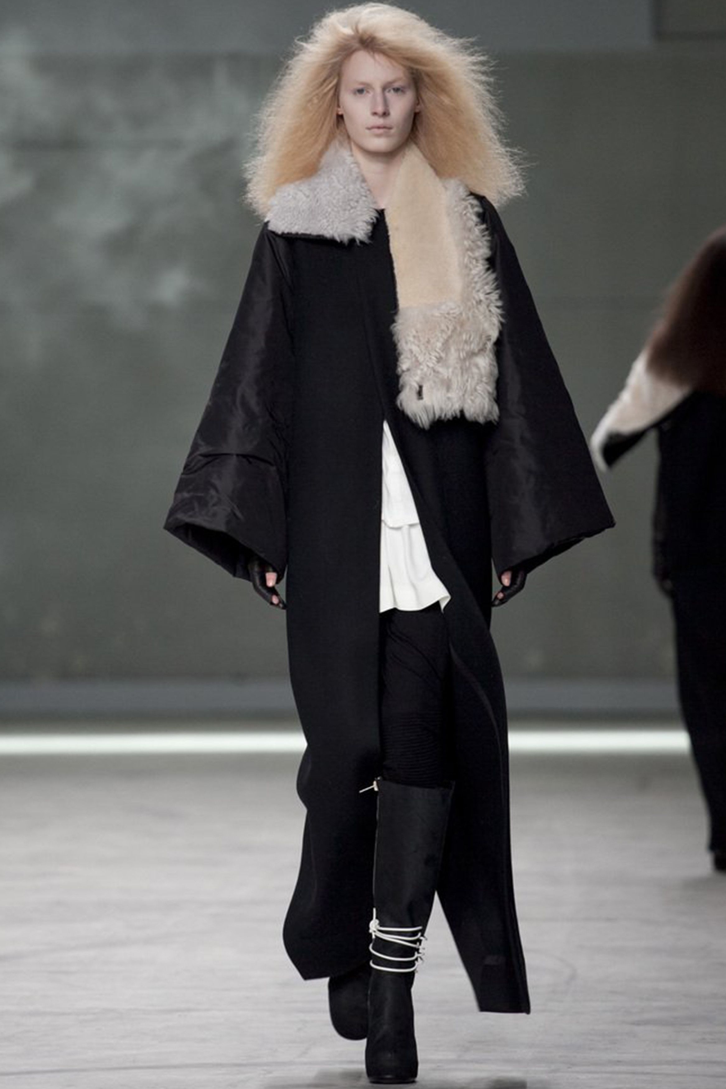 RICK OWENS FW13 PLINTH PILLAR COAT W FUR