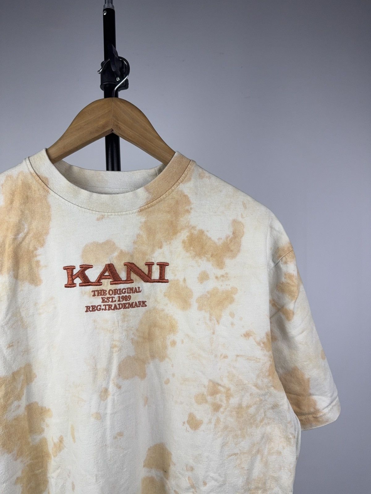 Karl Kani 00s Karl Kani Tie-Dye Logo Embroidered Tee Tagged S Fits L Size US M / EU 48-50 / 2 - 2 Thumbnail