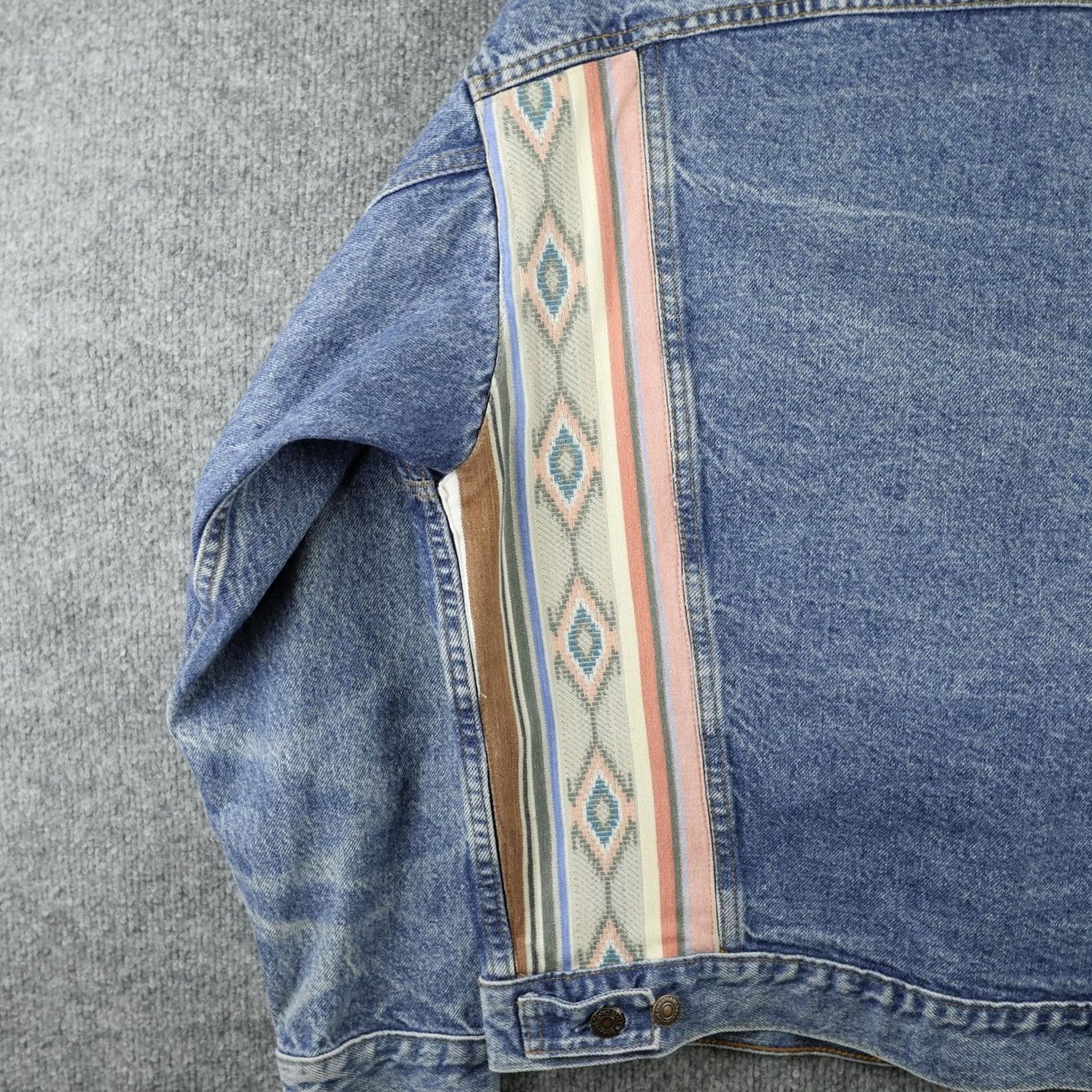 Levi's VINTAGE Levi's Jacket Mens M Blue Denim Southwestern Aztec Bomber Trucker 90 Size US M / EU 48-50 / 2 - 6 Thumbnail