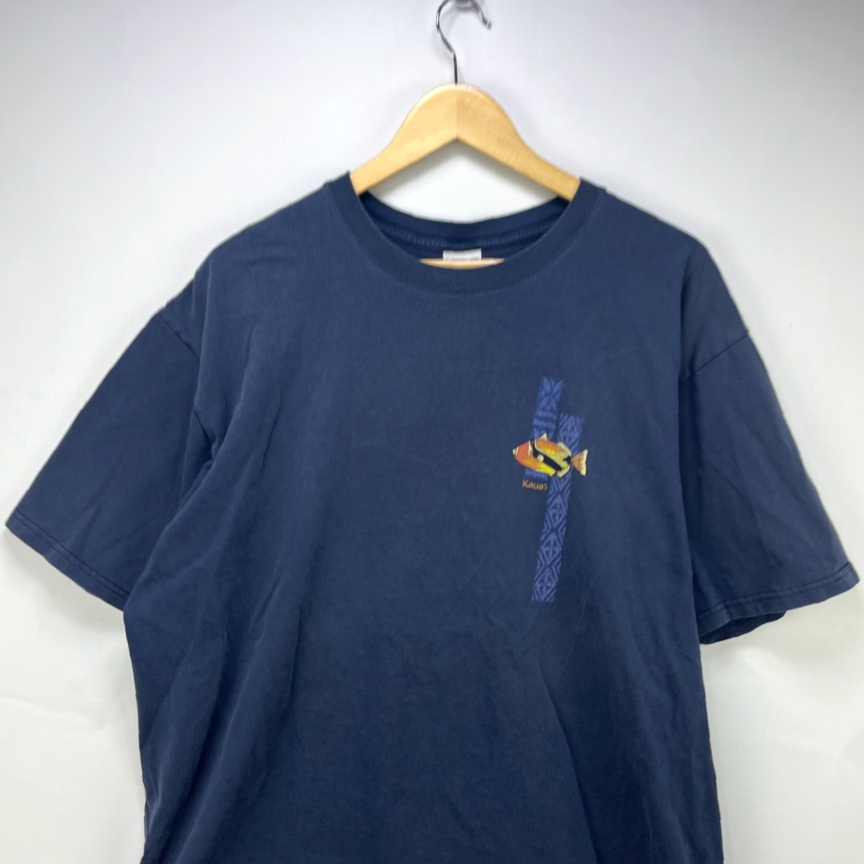 Vintage VINTAGE Crazy Shirts Shirt Men XL Blue 90s Hawaii Kaua'i Fish T-Shirt Size US XL / EU 56 / 4 - 6 Thumbnail