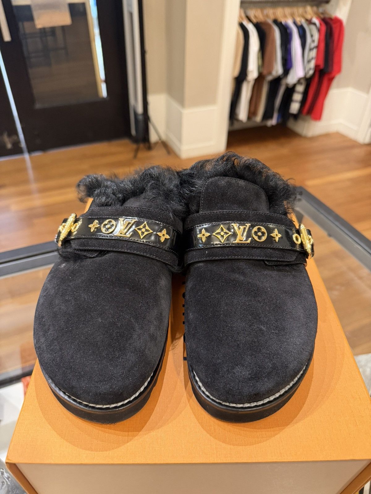 Louis Vuitton Louis Vuitton Winterbreak Suede Fur Lined Slip-On Clog Mule Size US 5 / EU 37 - 5 Thumbnail
