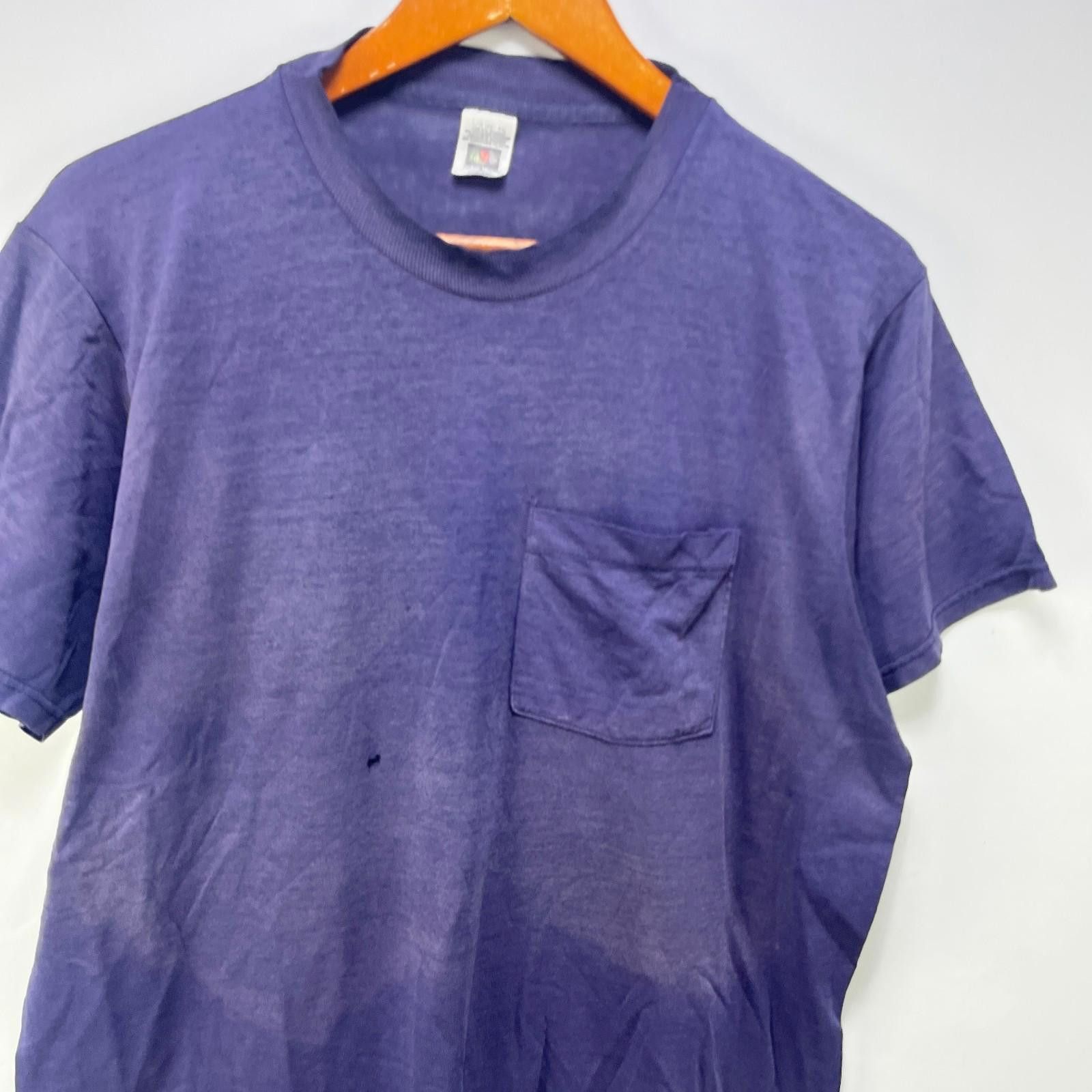Fruit Of The Loom Vintage 90s Sun faded Blank Pocket T Shirt Large Navy Size US L / EU 52-54 / 3 - 2 Thumbnail