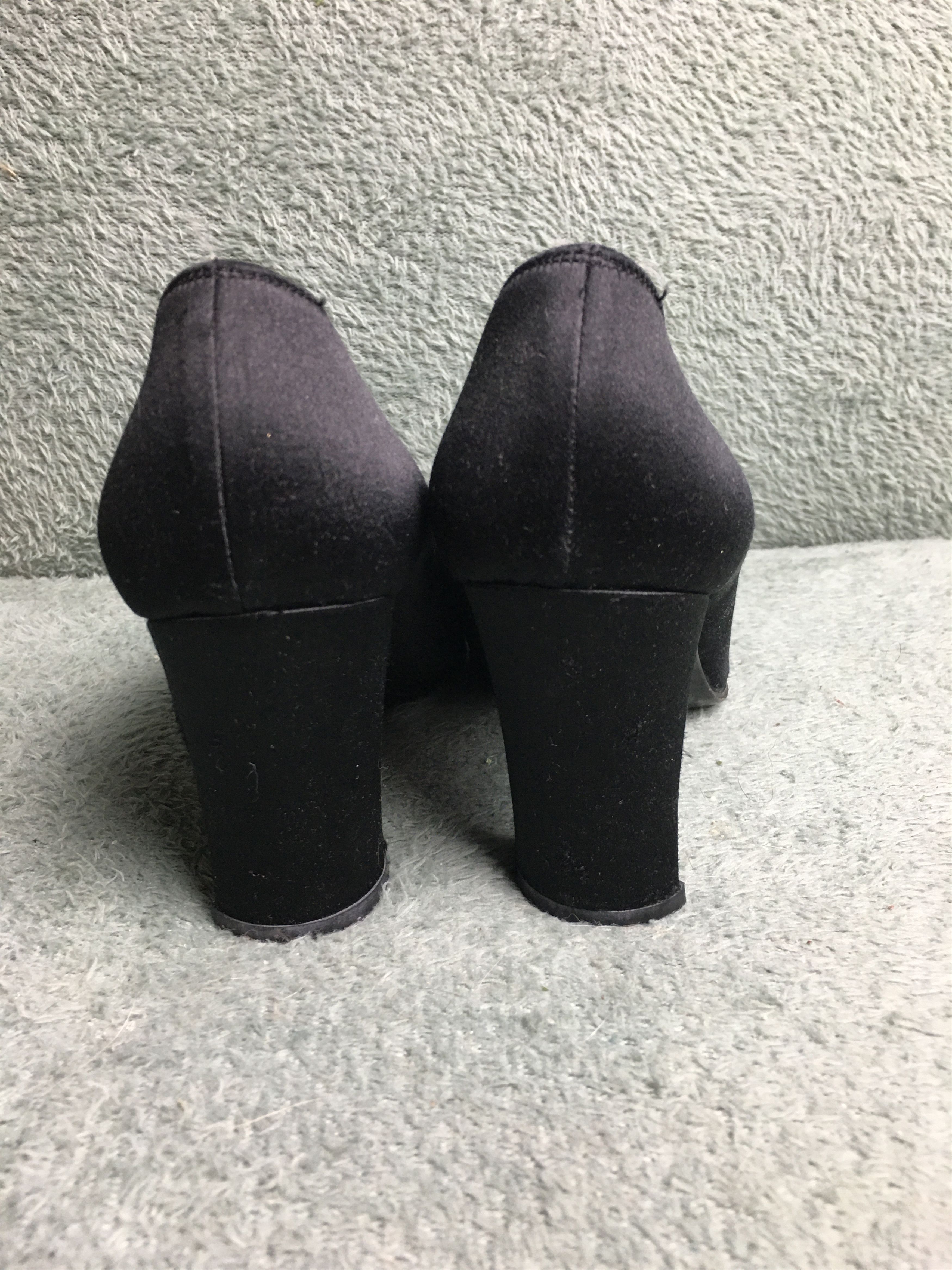 Fendi FENDI Black Satin Logo Buckle Pumps Heels IT 35 Size US 5 / IT 35 - 8 Thumbnail