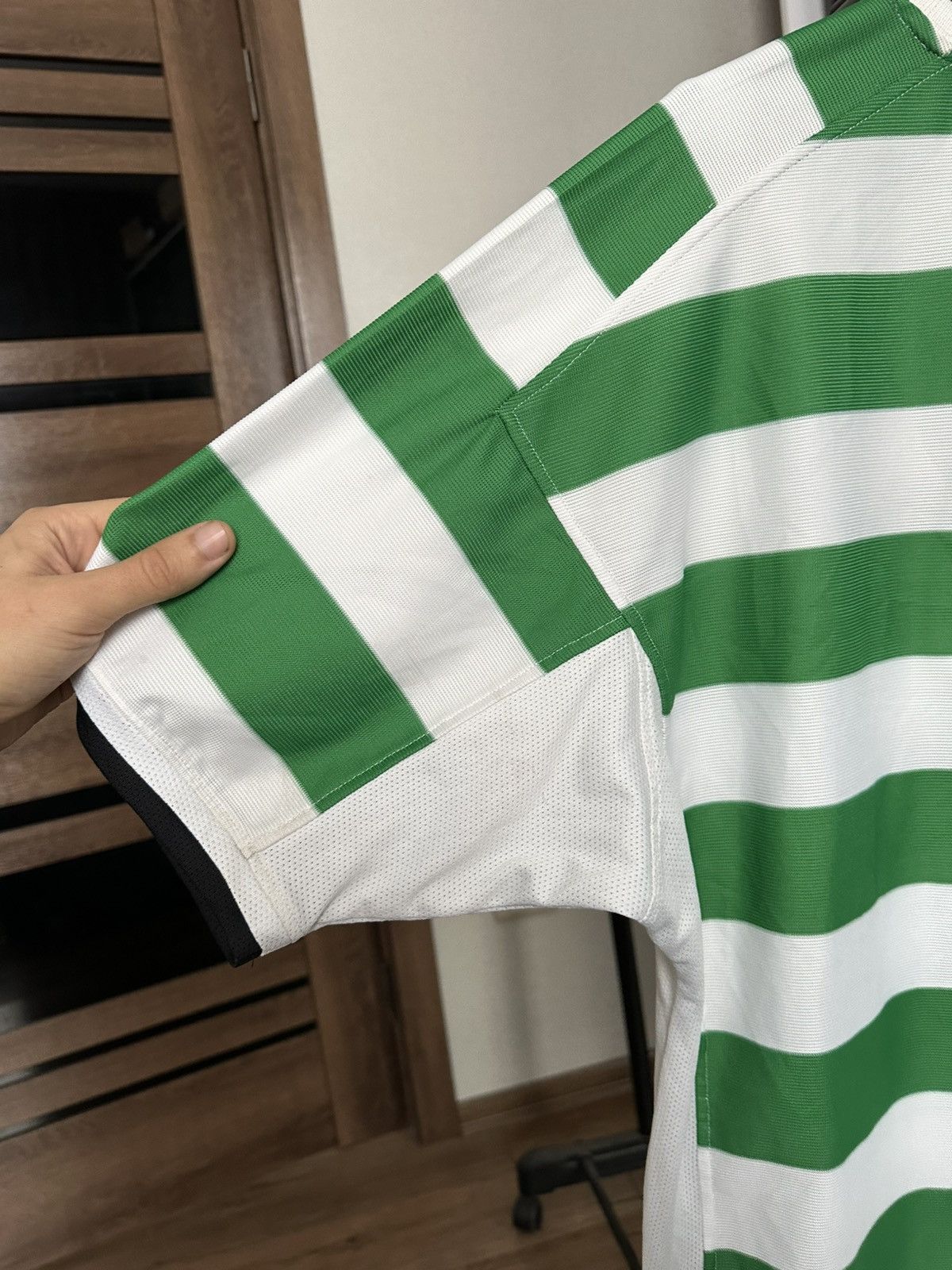 Umbro 2002/2003 Umbro Celtic FC Soccer Jersey T-Shirt Vintage Size US XL / EU 56 / 4 - 15 Thumbnail