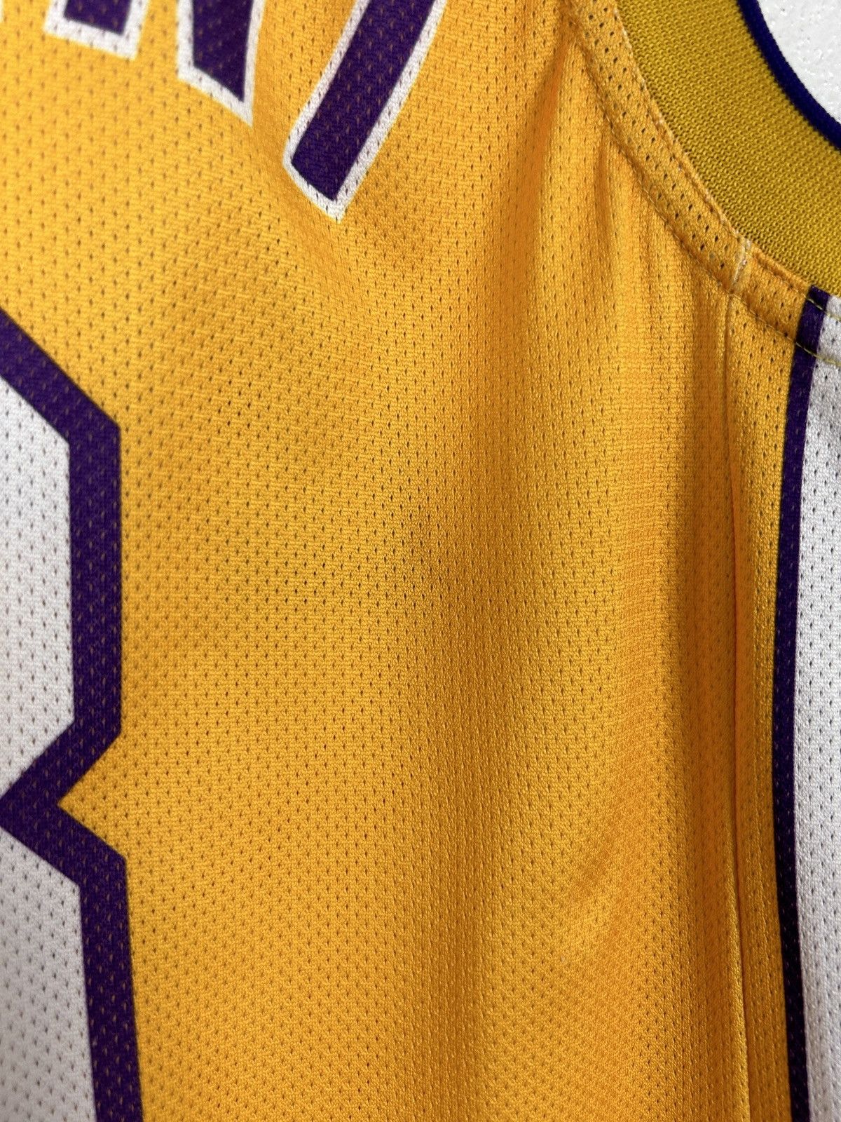 Champion 90s Kobe Bryant #8 Los Angeles Lakers Champion Jersey Size US S / EU 44-46 / 1 - 8 Thumbnail