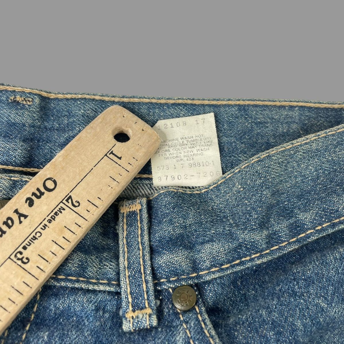 Levi's × Vintage Vintage 1980s Levi’s denim skirt Size 28" / US 6 / IT 42 - 8 Thumbnail