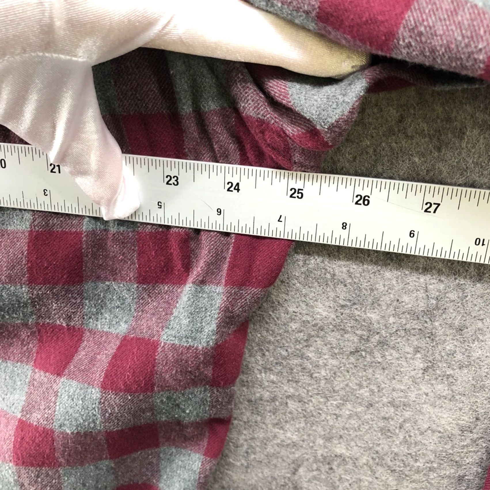Uniqlo VINTAGE Uniqlo Flannel Shirt Mens XL Red Gray Plaid Cotton Overshirt Size US XL / EU 56 / 4 - 7 Thumbnail
