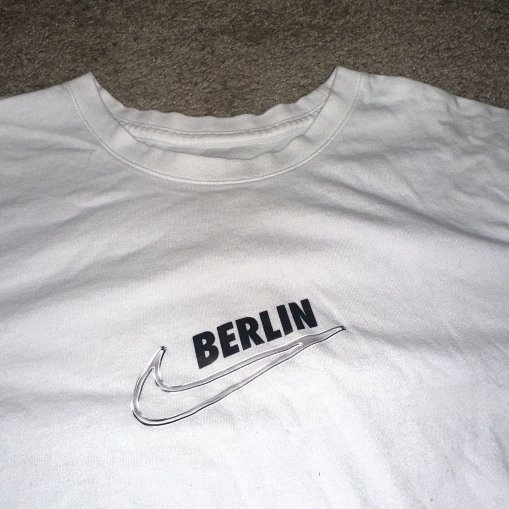 Nike Nike Shirt Mens XL White Graphic Print Short Sleeve Berlin Size US XL / EU 56 / 4 - 2 Thumbnail