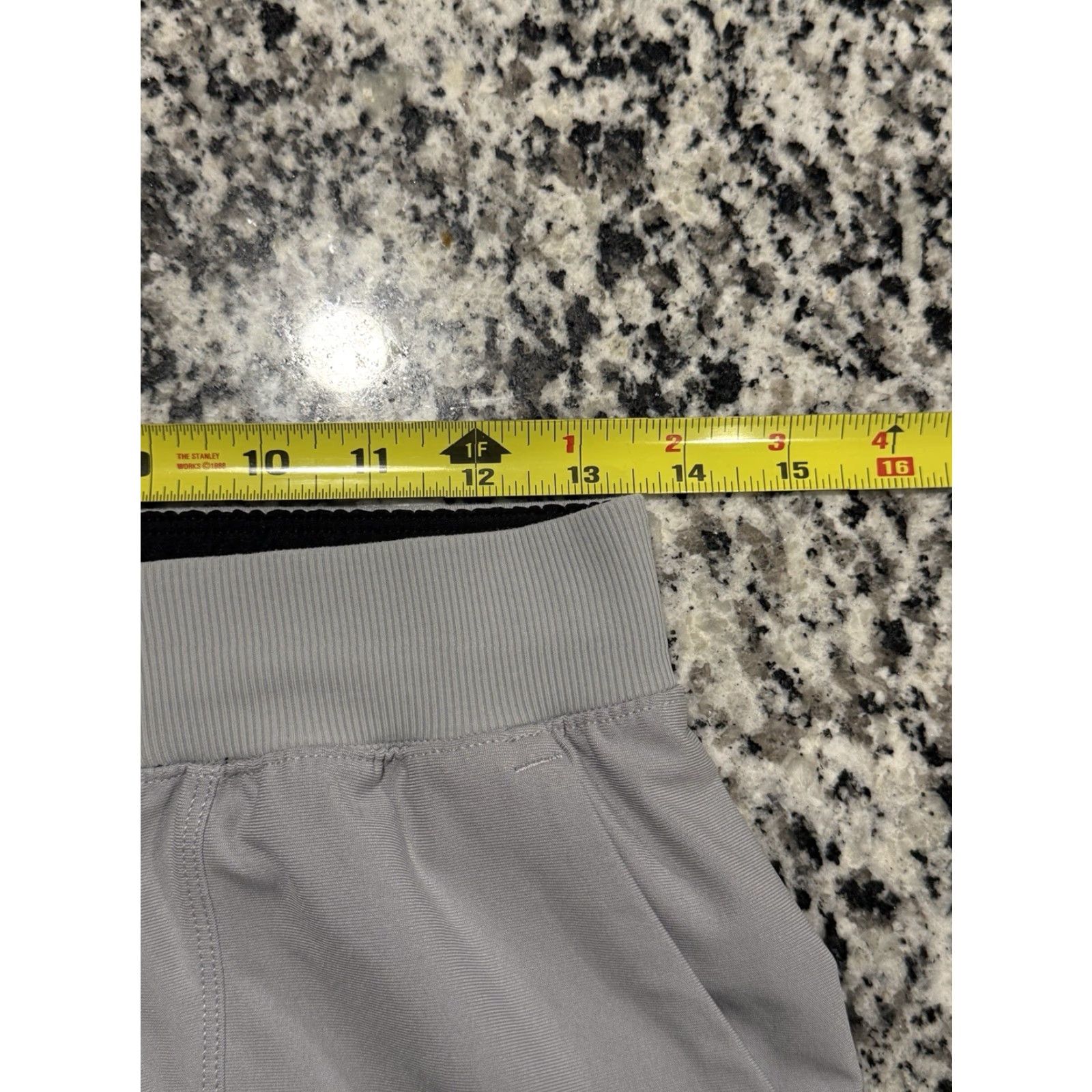 Lululemon VINTAGE Lululemon Men's ABC Jogger Pants Size S Activewear Casual Travel Gray Athleisure Wrinkle Resistant Size US 29 - 3 Thumbnail