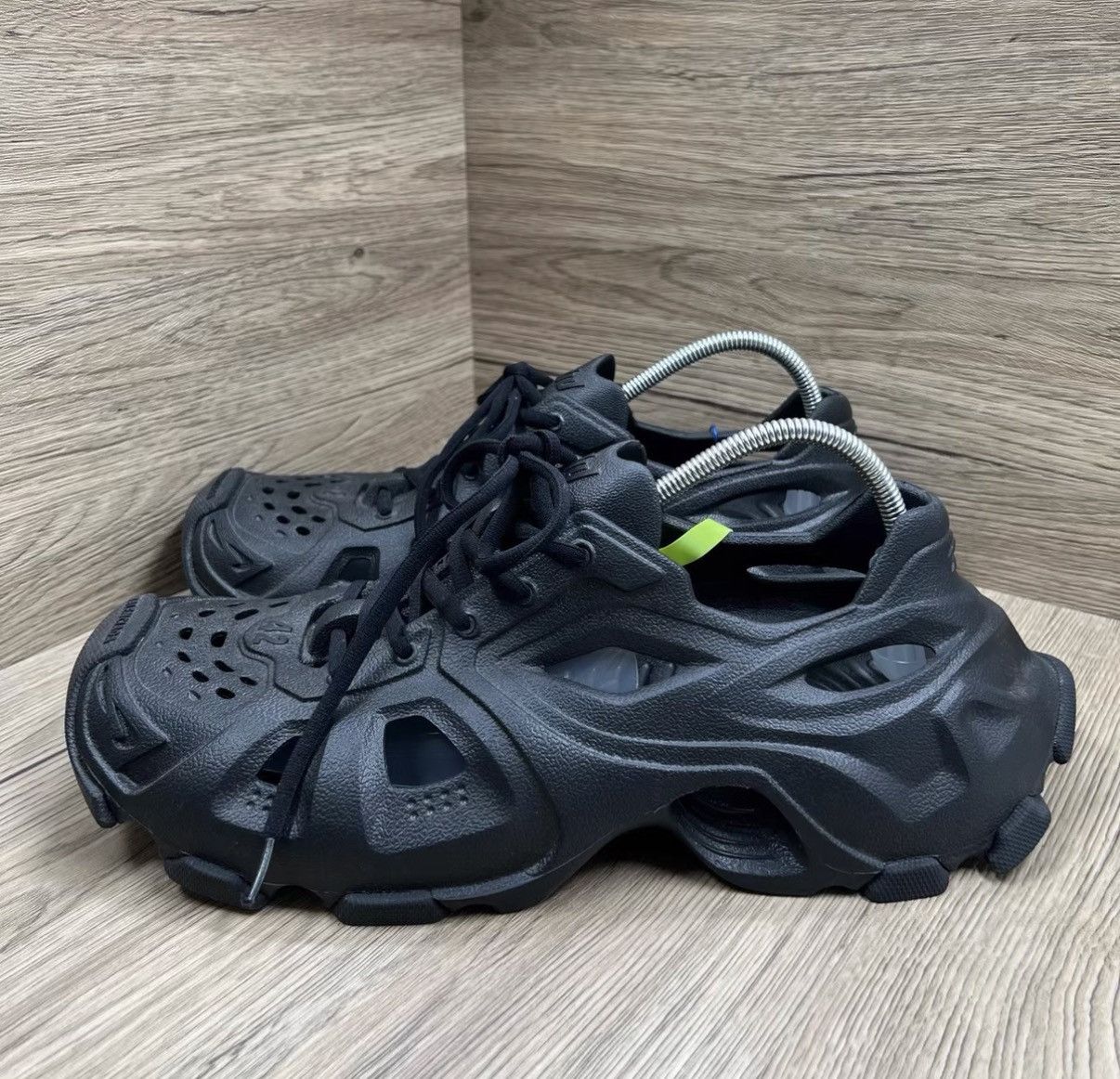 Balenciaga Balenciaga Black Lace-up Sneakers J41 Size US 8.5 / EU 41-42 - 1 Thumbnail