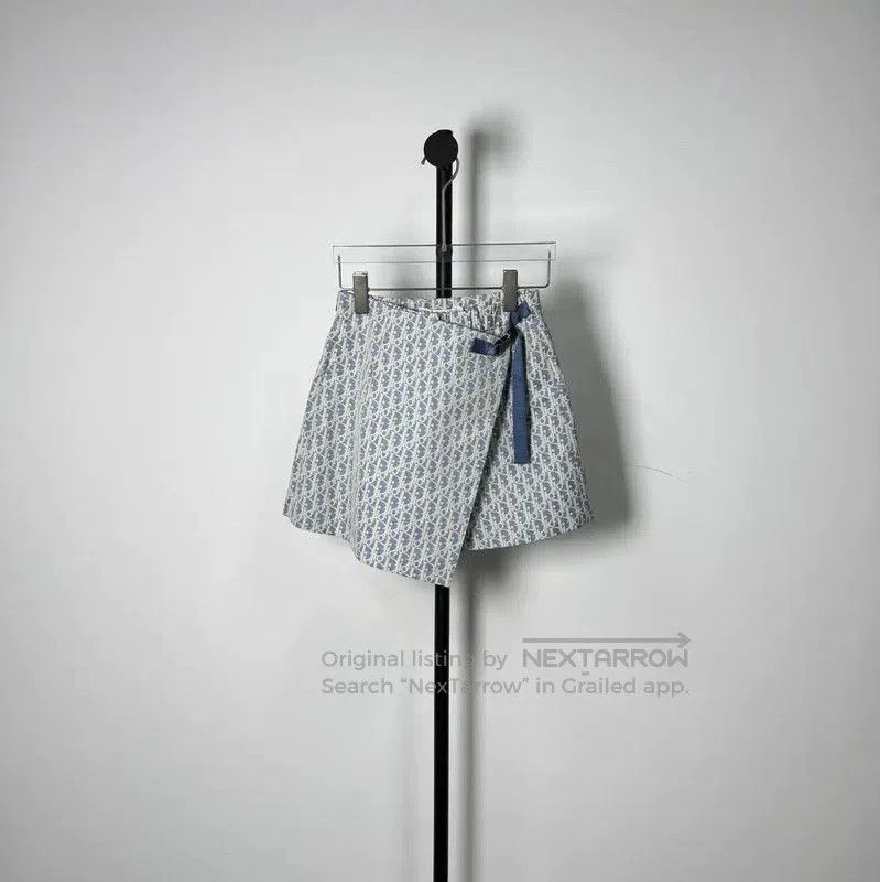 Dior Dior Colorblock Cotton Women's Shorts . Size 22" - 1 Thumbnail