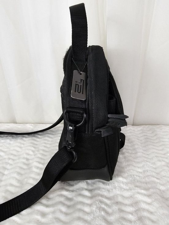 Tumi Tumi T2 black Ballistic Nylon Camera Shoulder Bag Vintage Size ONE SIZE - 4 Thumbnail