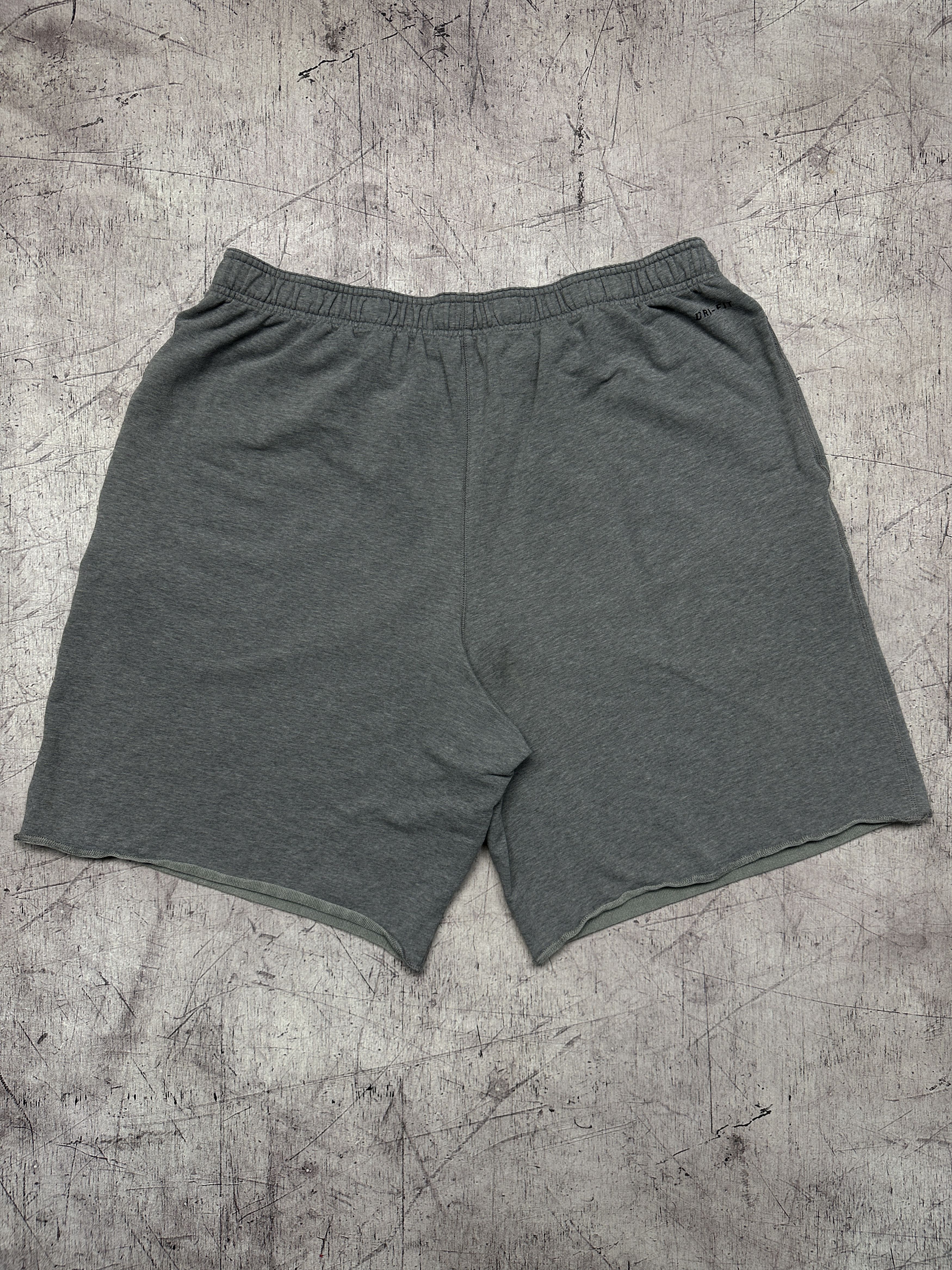 Nike Nike Mens Sweatshorts Shorts Size US 38 / EU 54 - 8 Thumbnail