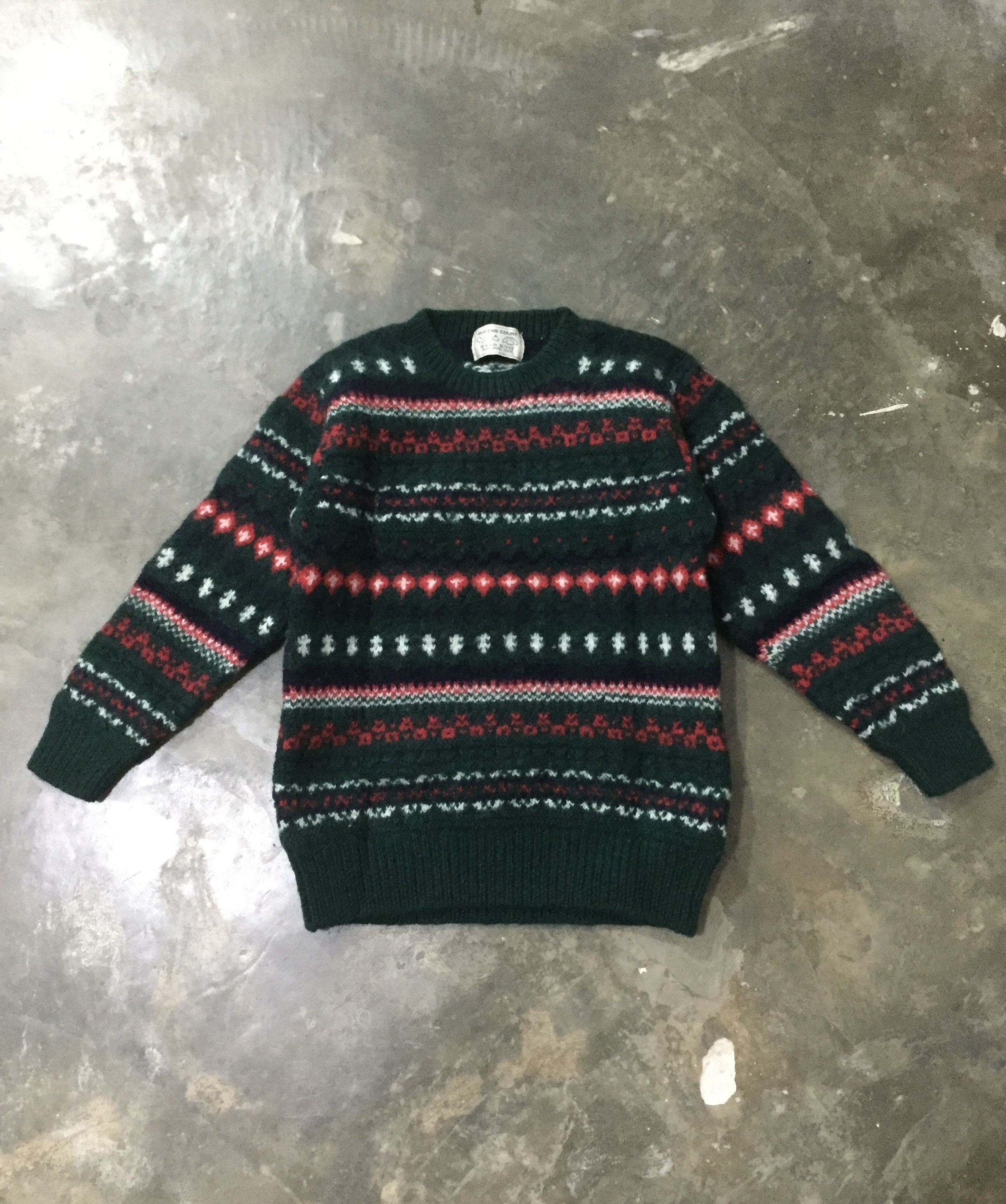 Image of Avant Garde x Cashmere Wool VTG Knit Queens Court Woll 100% Sweater Winter Seasons in Christmas Swe