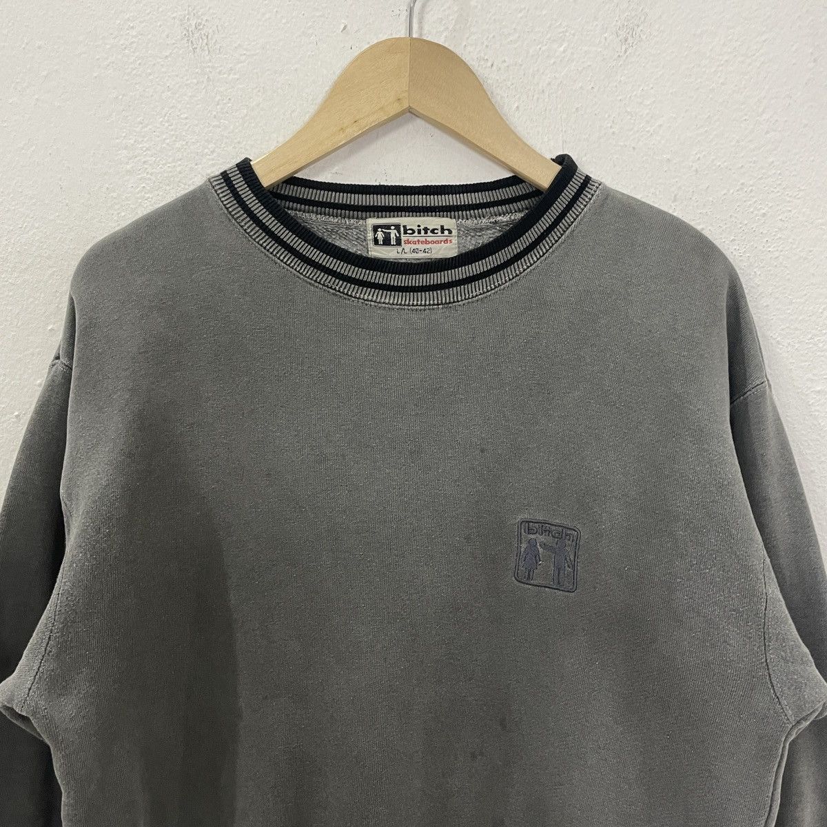 Japanese Brand Vintage 90s Bitch Skatebords Faded Sweatshirt Size US M / EU 48-50 / 2 - 4 Thumbnail