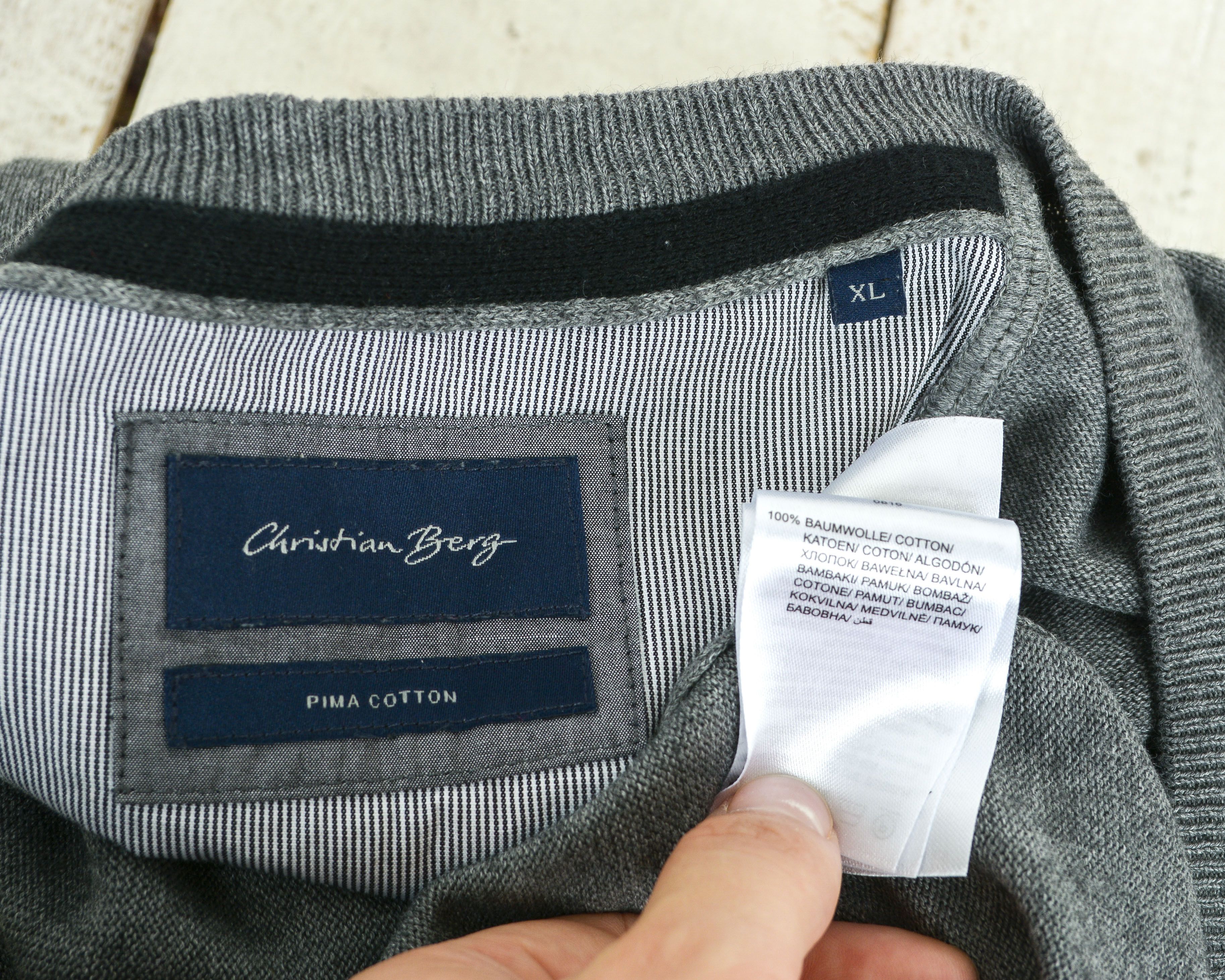 Designer CHRISTIAN BERG Mens XL Sleeveless Pullover Waistcoat V-Neck Size US XL / EU 56 / 4 - 4 Thumbnail