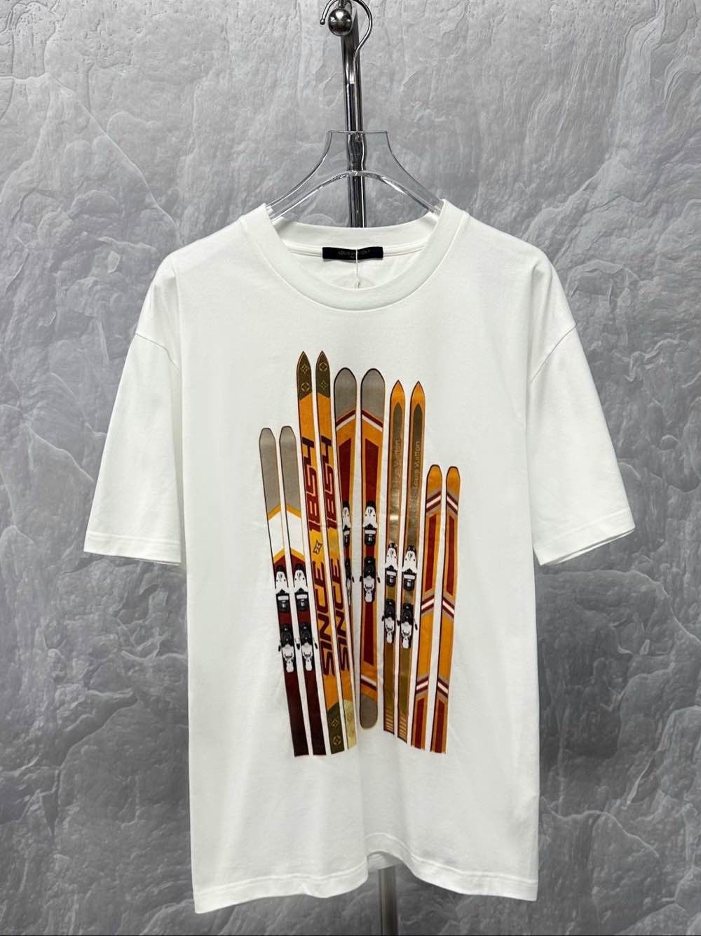Louis Vuitton Louis Vuitton Ski Print T-Shirt Size XXL Size US XXL / EU 58 / 5 - 1 Thumbnail