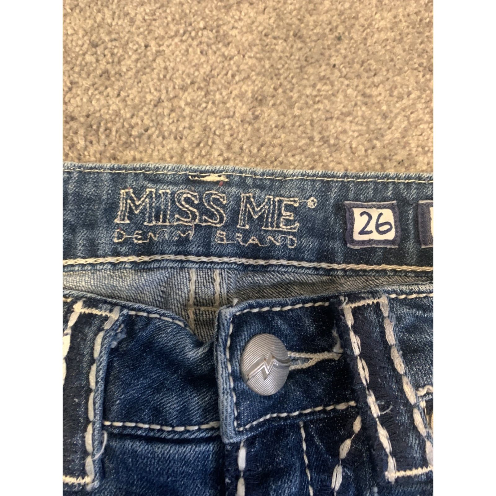 Miss Me Miss Me Jeans Size 26 Boyfriend Capri Denim 5-Pocket Womens Distressed Blue Capris Slim Inseam 23in Regular Size Type Regular Size 26" / US 2 / IT 38 - 2 Thumbnail