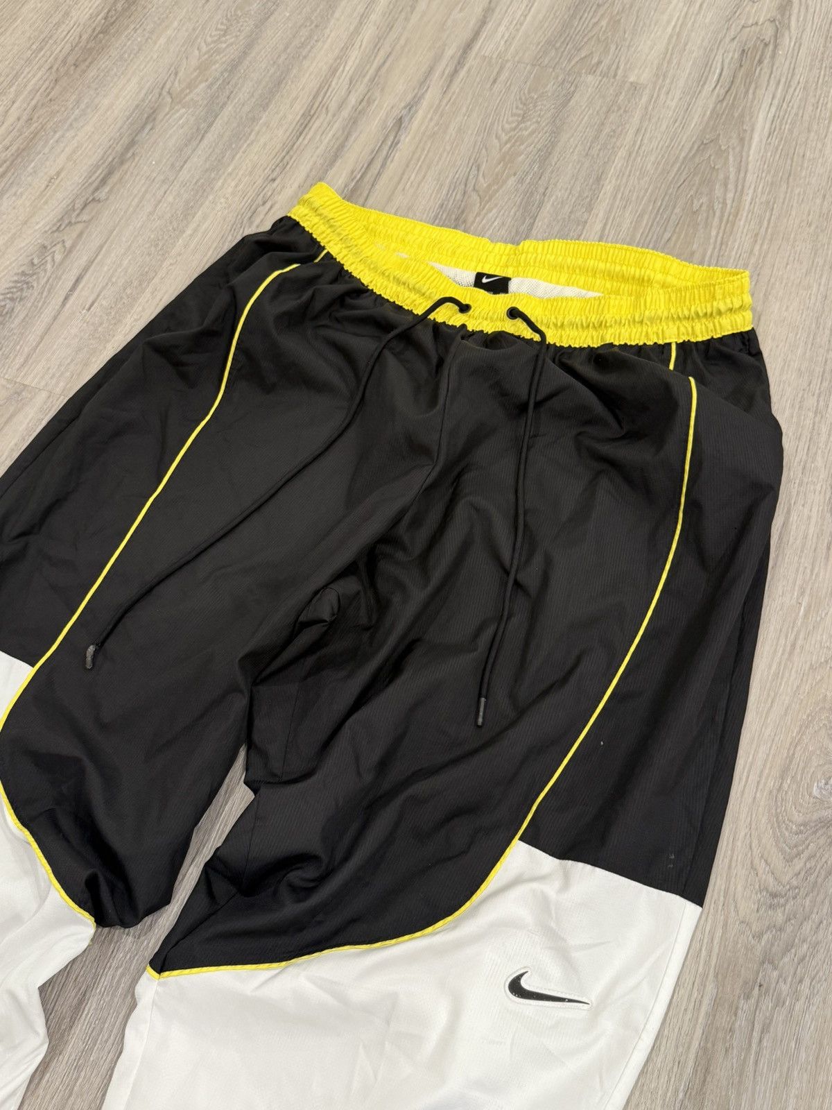 Nike Nike Nylon Throwback Basketball Pants Size US 38 / EU 54 - 3 Thumbnail