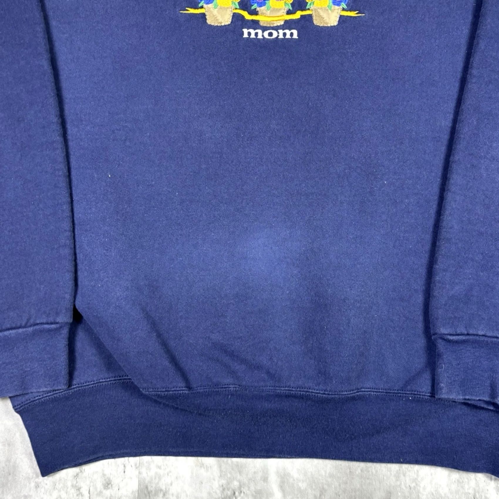 Penn VINTAGE Penn State Mom Embroidered Flower Logo Sweatshirt Womens XL Blue Size XL / US 12-14 / IT 48-50 - 6 Thumbnail