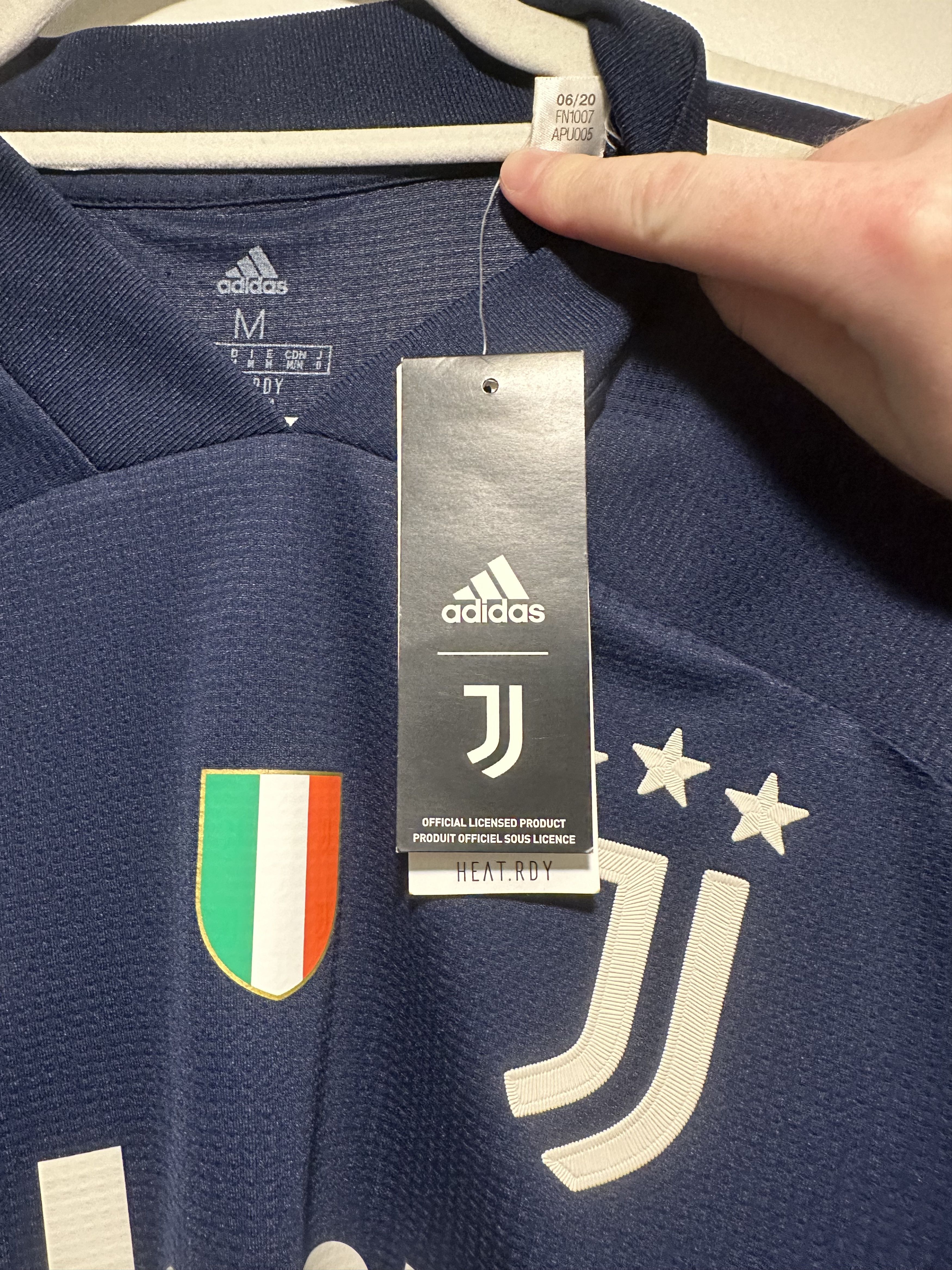 Adidas BNWT Ronaldo Juventus 2020/21 Away Authentic Player Version Size US M / EU 48-50 / 2 - 3 Thumbnail