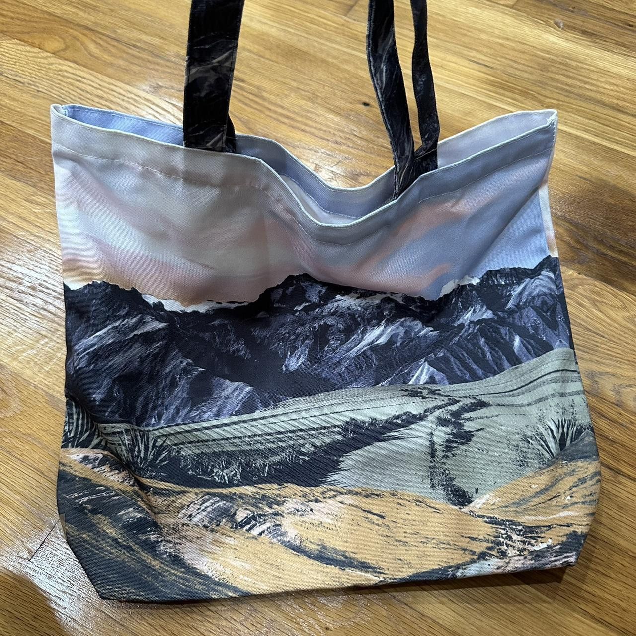 Forever 21 Graphic Canvas Tote Bag Size ONE SIZE - 4 Thumbnail