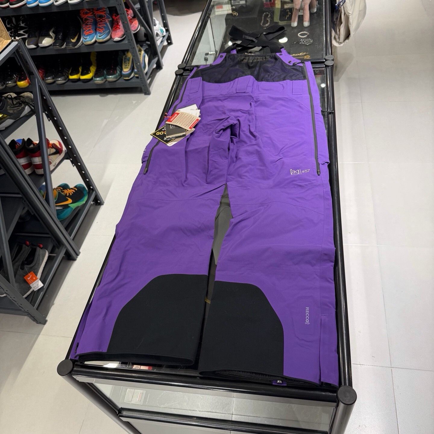 Burton BURTON AK457 GORE-TEX PRO Guide Ski Pants Size US 35 - 1 Thumbnail