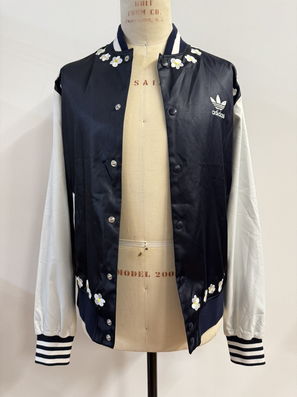 Adidas × Pharrell Adidas Originals x Pharrell Williams “528HZ” Daisy Bomber Size US XL / EU 56 / 4 - 11 Thumbnail