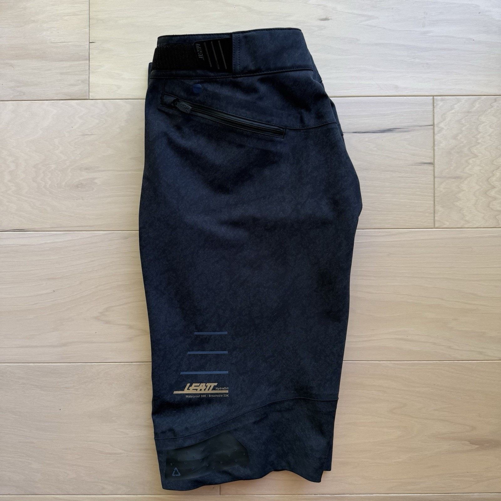 Other Leatt Hydradri Shorts Black Linerless Waterproof Athleisure Size US 28 / EU 44 - 2 Thumbnail
