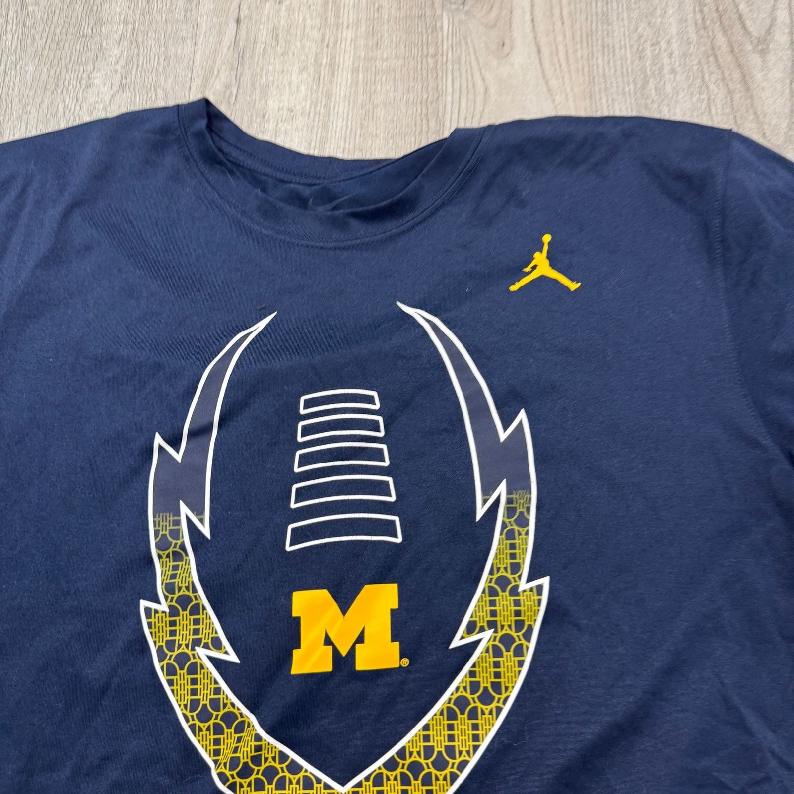 Jordan Brand Jordan Michigan Wolverines Shirt Men's Large Blue Yellow Size US L / EU 52-54 / 3 - 3 Thumbnail