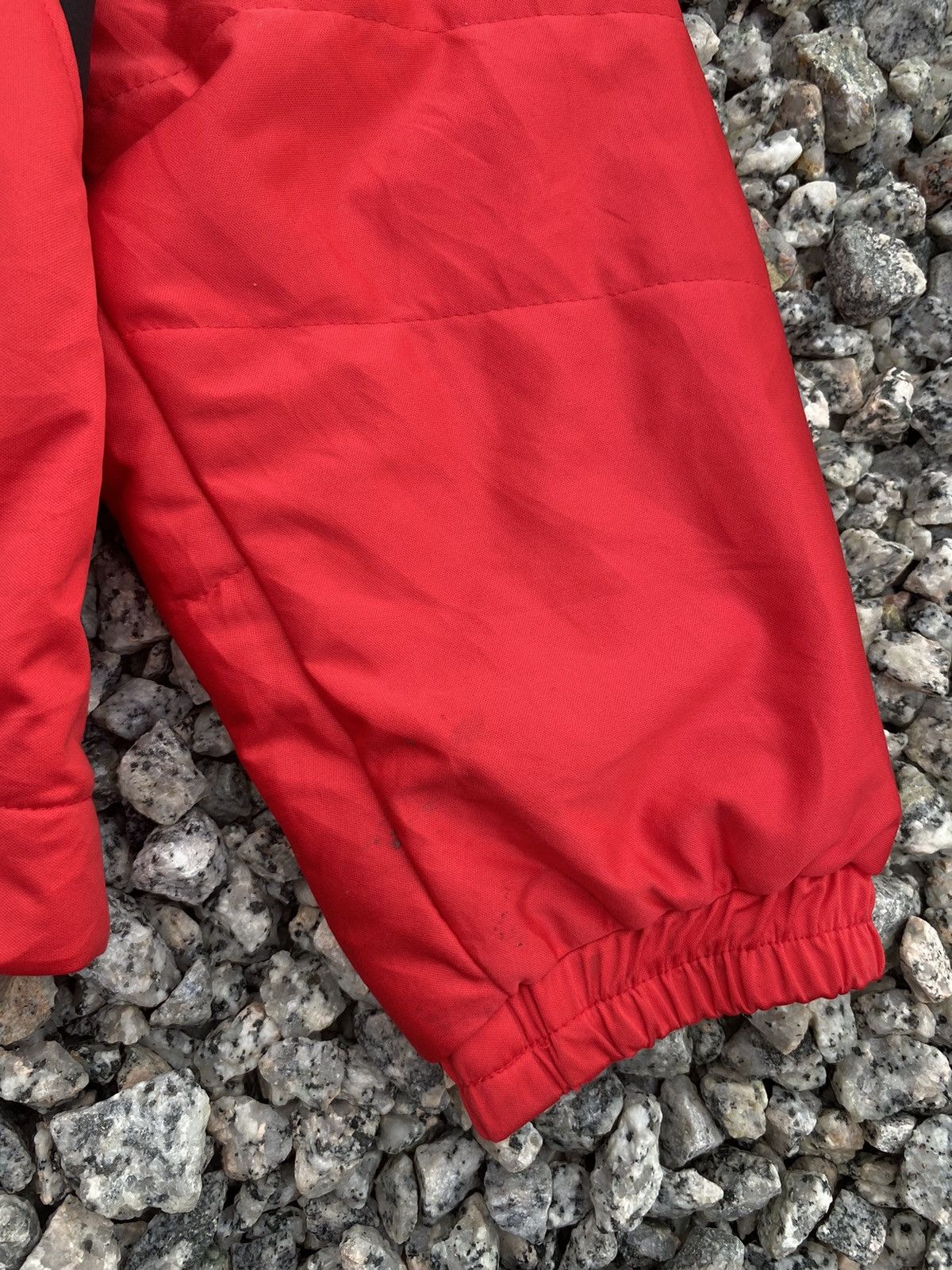 Vintage Vintage Burtle Full Zipper Puffer Jacket Red Size US L / EU 52-54 / 3 - 14 Thumbnail