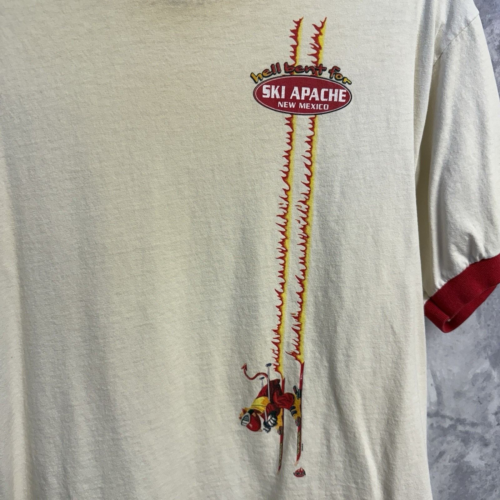 Vintage Vintage Ski Apache Resort New Mexico T Shirt Mens L 21x27.5 Size US L / EU 52-54 / 3 - 4 Thumbnail