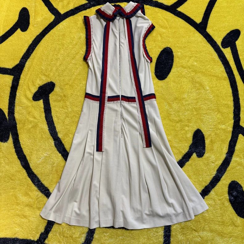 Gucci GucciSleeveless dress with bow button lapel 2503-Nextarrow Size S / US 4 / IT 40 - 2 Thumbnail