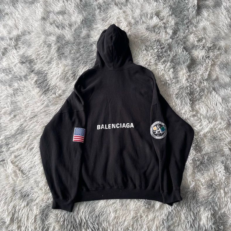 Balenciaga Balenciaga FW21 NASA Co-branded Embroidered Patch Hoodie 25 Size US XXS / EU 40 - 6 Thumbnail