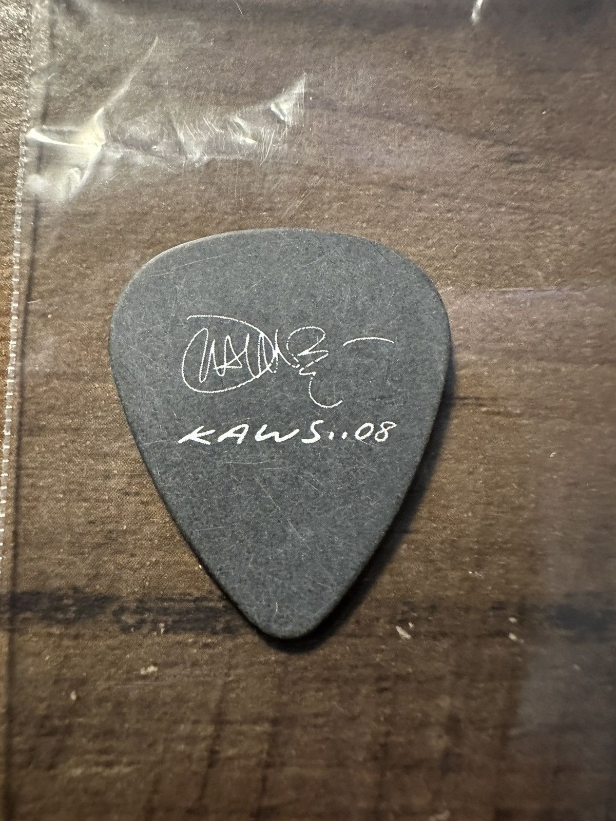 Kaws Kaws x John Mayer Guitar Pick, 2008 Battle Studies Tour Size ONE SIZE - 2 Thumbnail
