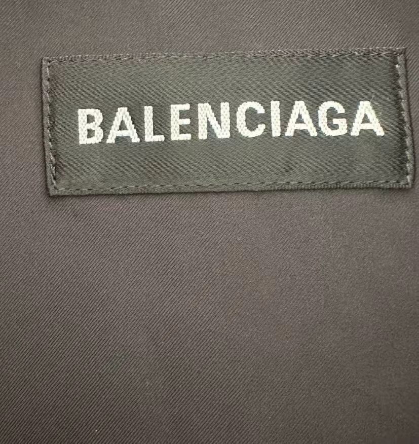 Balenciaga BALENCIAGA FW20 24/7 NEWS News Embroidered lo 2412-Nextarrow Size US S / EU 44-46 / 1 - 6 Thumbnail