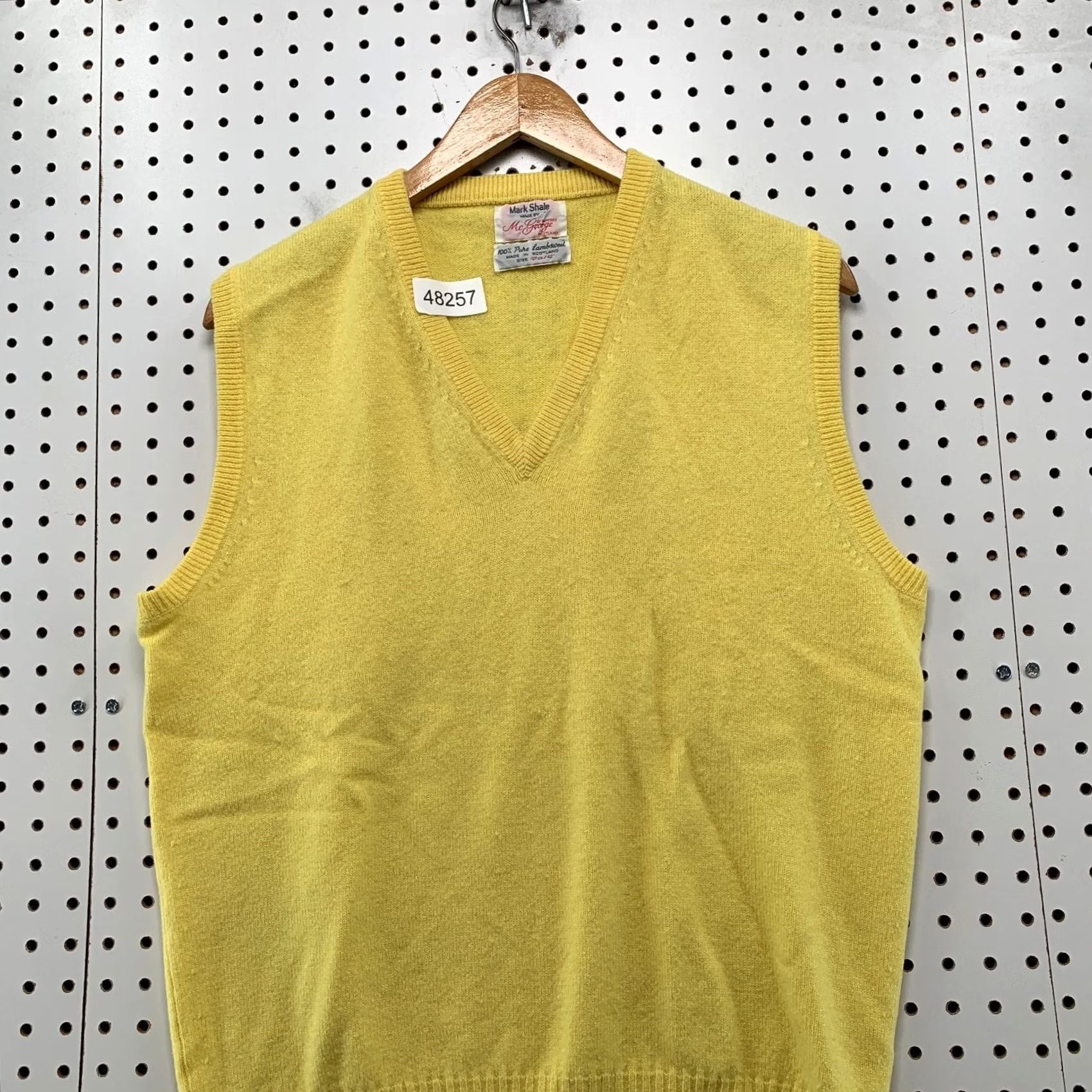 Vintage Vintage Mark Shale Scotland Sweater Vest Mens Medium Yellow Mcgeorge Lambswool Vest Size US M / EU 48-50 / 2 - 2 Thumbnail