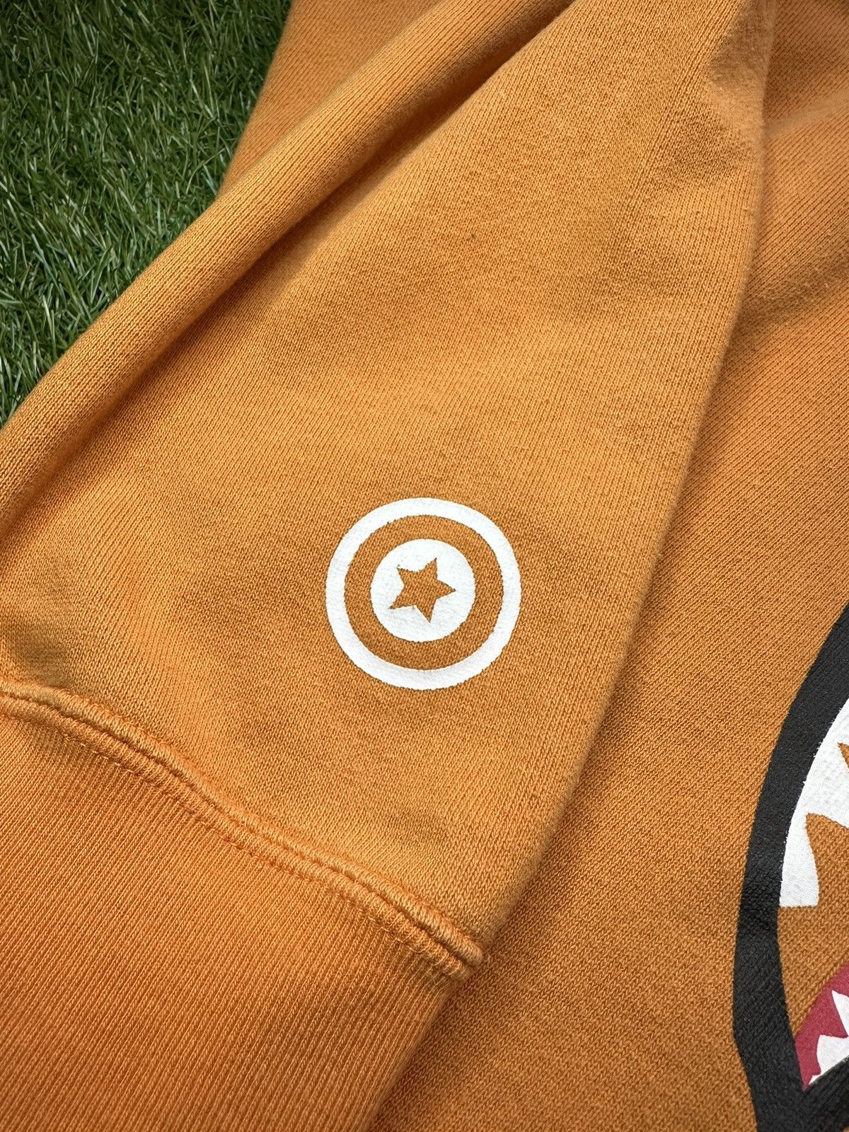 Bape Bape shark orange crewneck Size US M / EU 48-50 / 2 - 6 Thumbnail