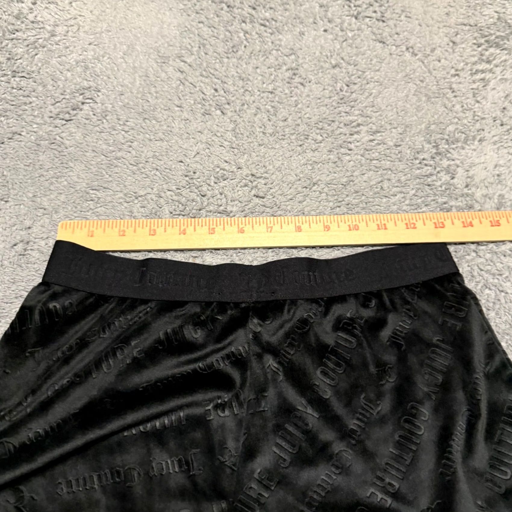 Juicy Couture Juicy Couture Sleep Shorts Womens Small Velour Black All Over Print S Womens Velour All Over Print Nightwear Shorts Size 28" / US 6 / IT 42 - 5 Thumbnail