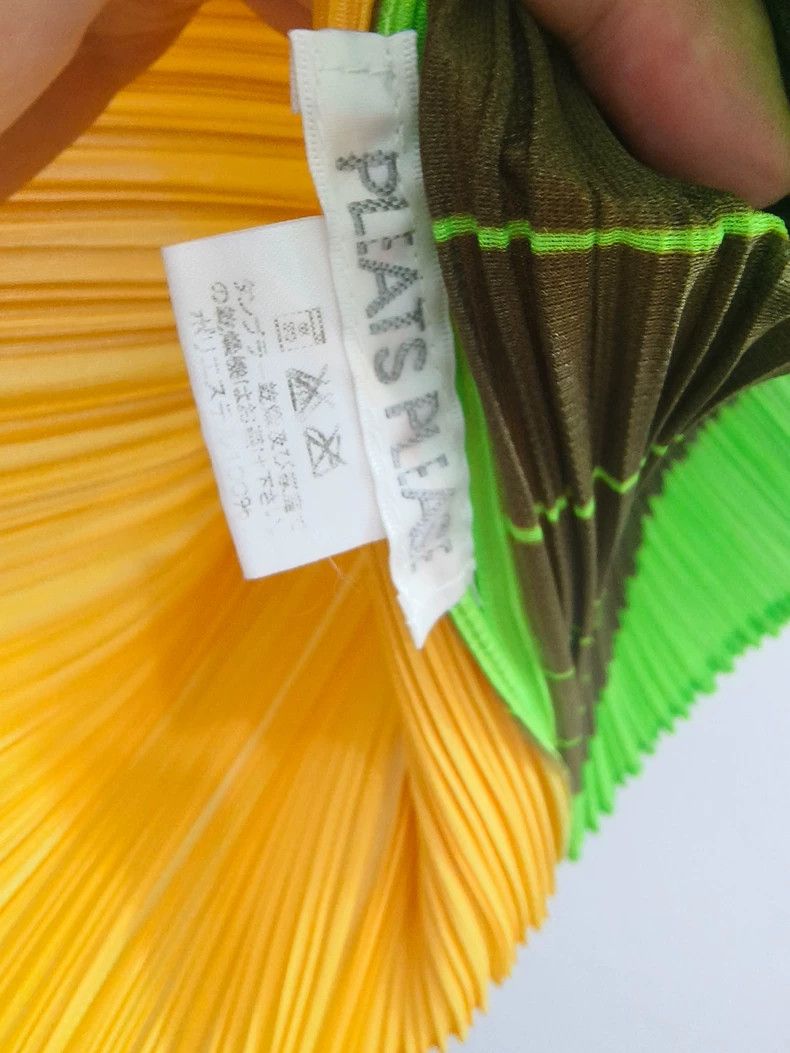 Issey Miyake Issey Miyake size:3 Yellow and green color-blocked pleated Size S / US 4 / IT 40 - 4 Thumbnail