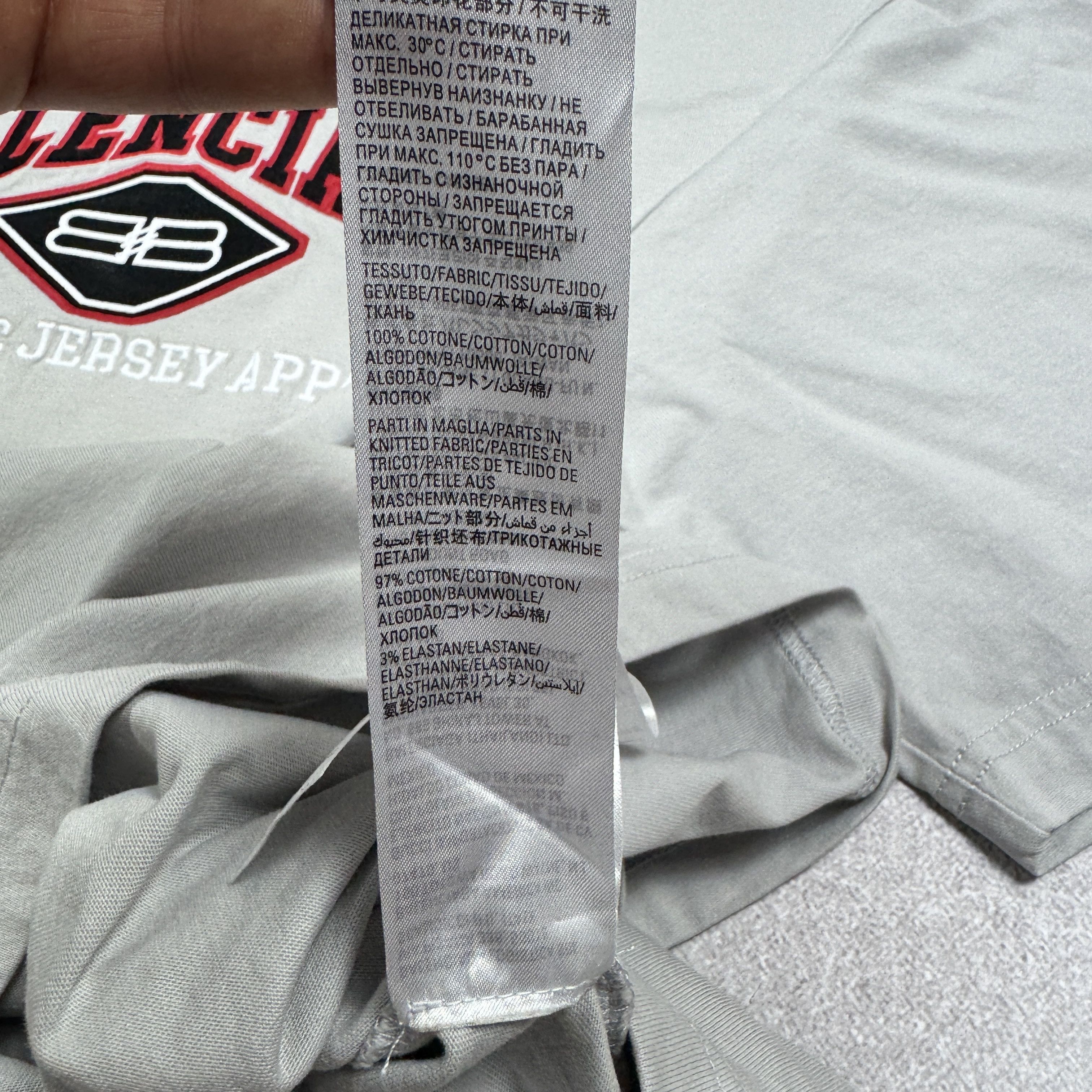 Balenciaga Balenciaga Batwing Embroidered Short Sleeve T-Shirt Size L Size US L / EU 52-54 / 3 - 14 Thumbnail