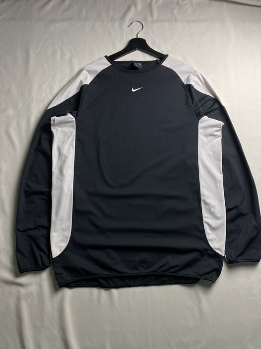 swoosh jumper nike