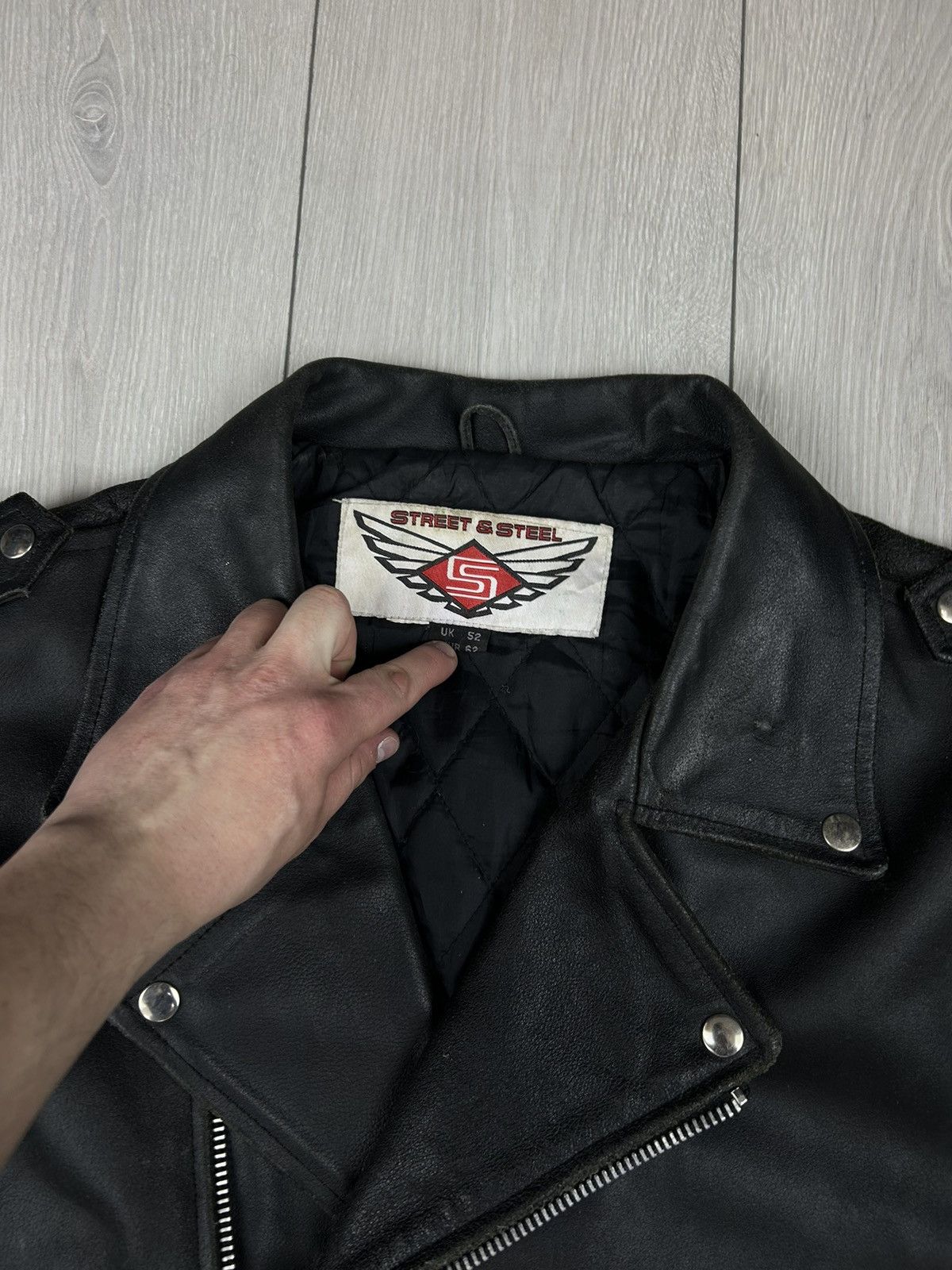 Vintage Vintage Leather Heavy Biker Jacket Black Size XL Size US XL / EU 56 / 4 - 5 Thumbnail