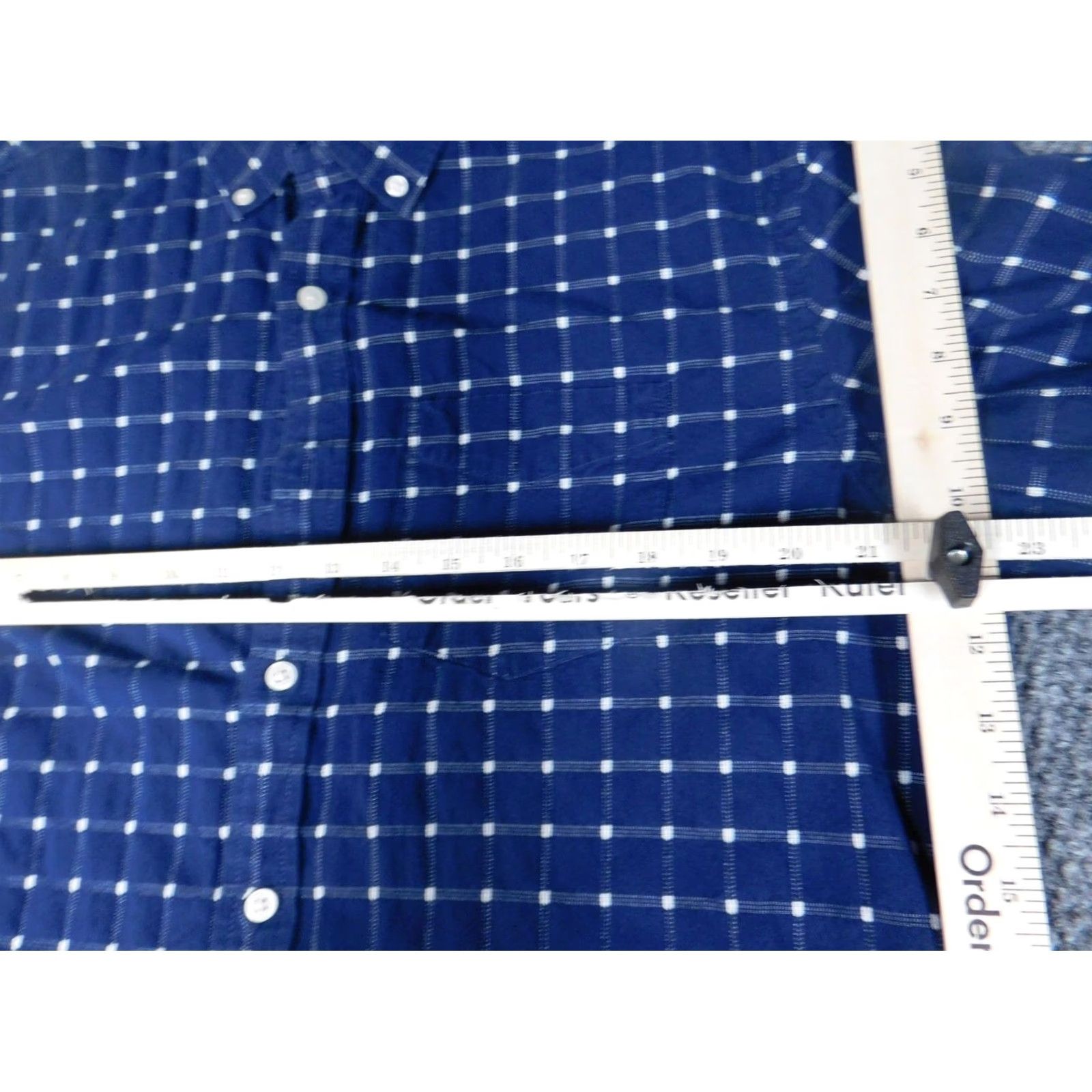 Old Navy Old Navy Mens Shirt Long Sleeve Plaid Button-Down Slim Fit Blue Large Regular Collared Button-Up Pockets Size US L / EU 52-54 / 3 - 4 Thumbnail